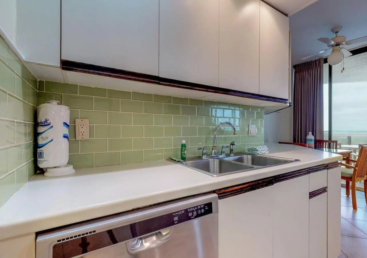 Surfside Resort by TO