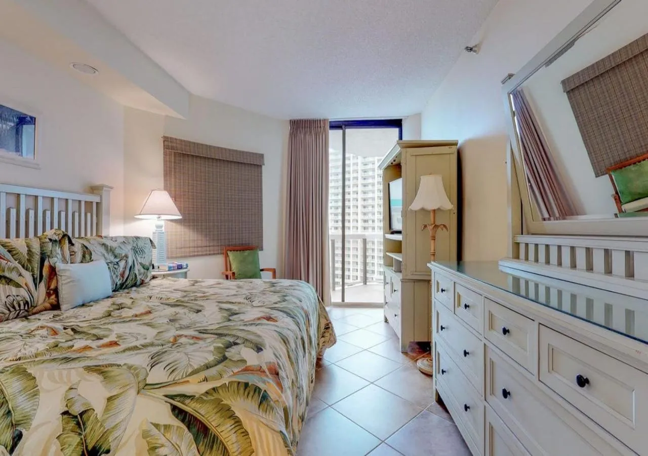 Surfside Resort by TO