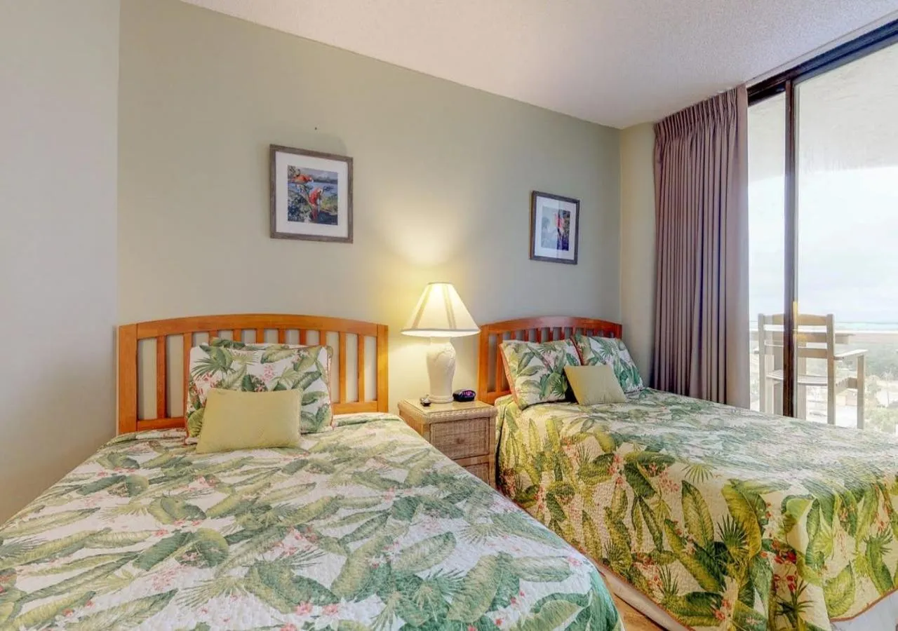 Surfside Resort by TO