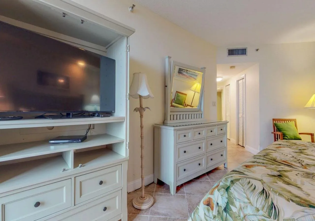 Surfside Resort by TO