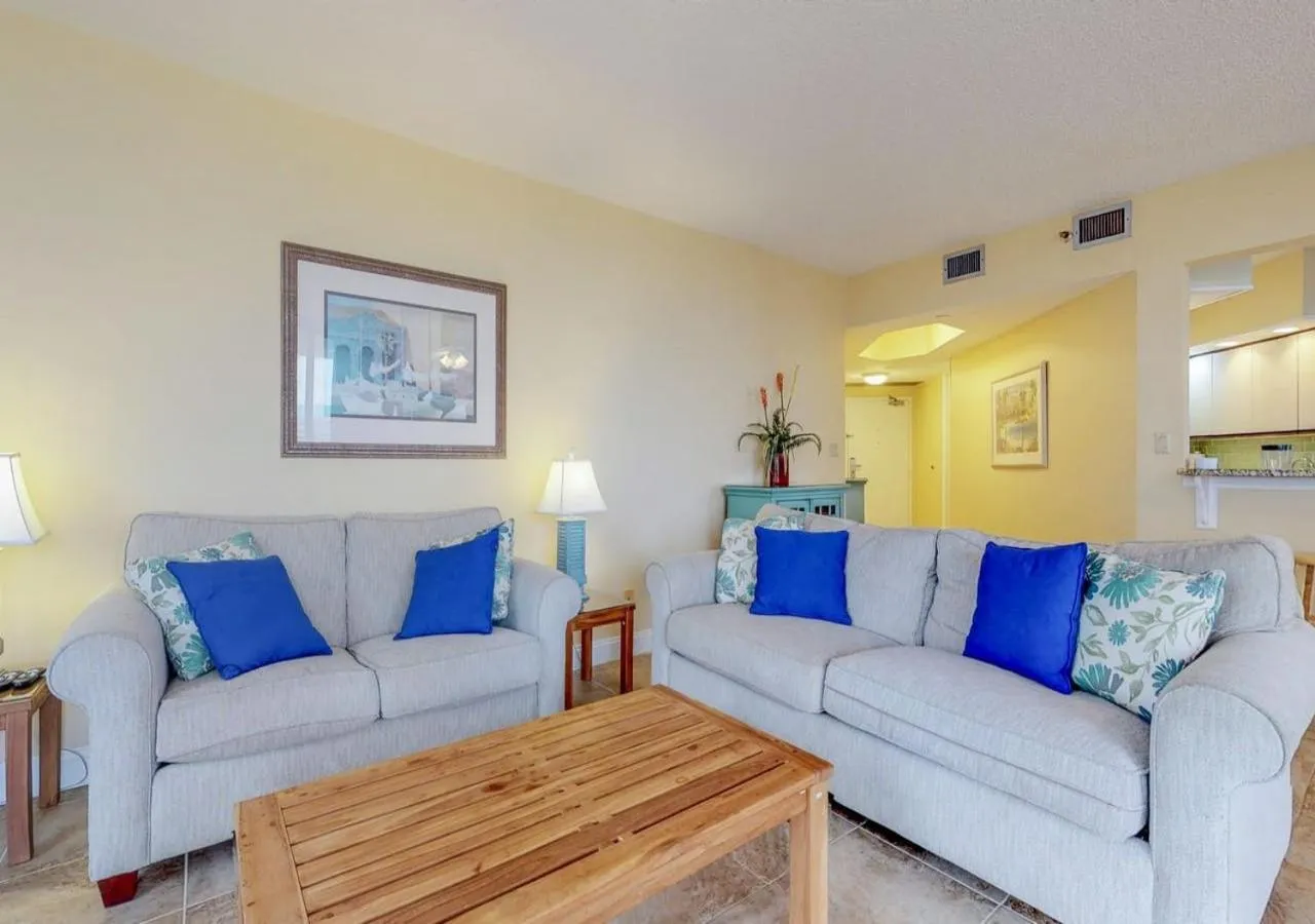 Surfside Resort by TO