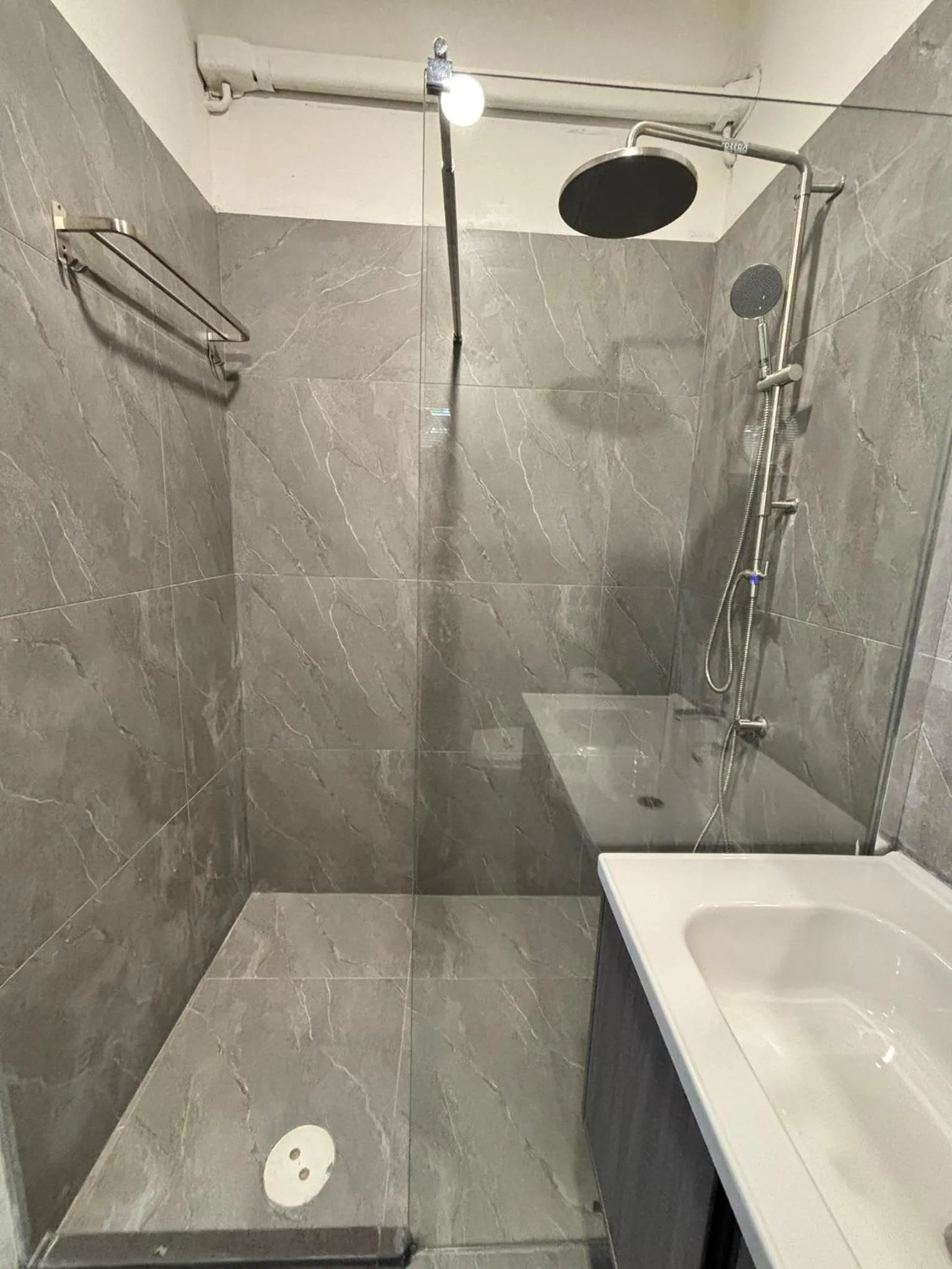 Shower in K2 Seaside Suites