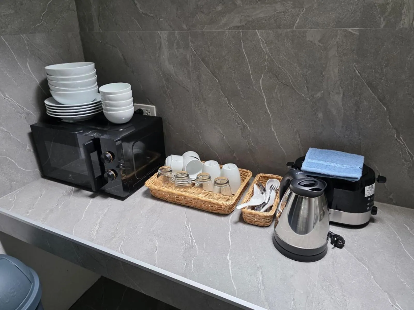 Kitchen or kitchenette in K2 Seaside Suites