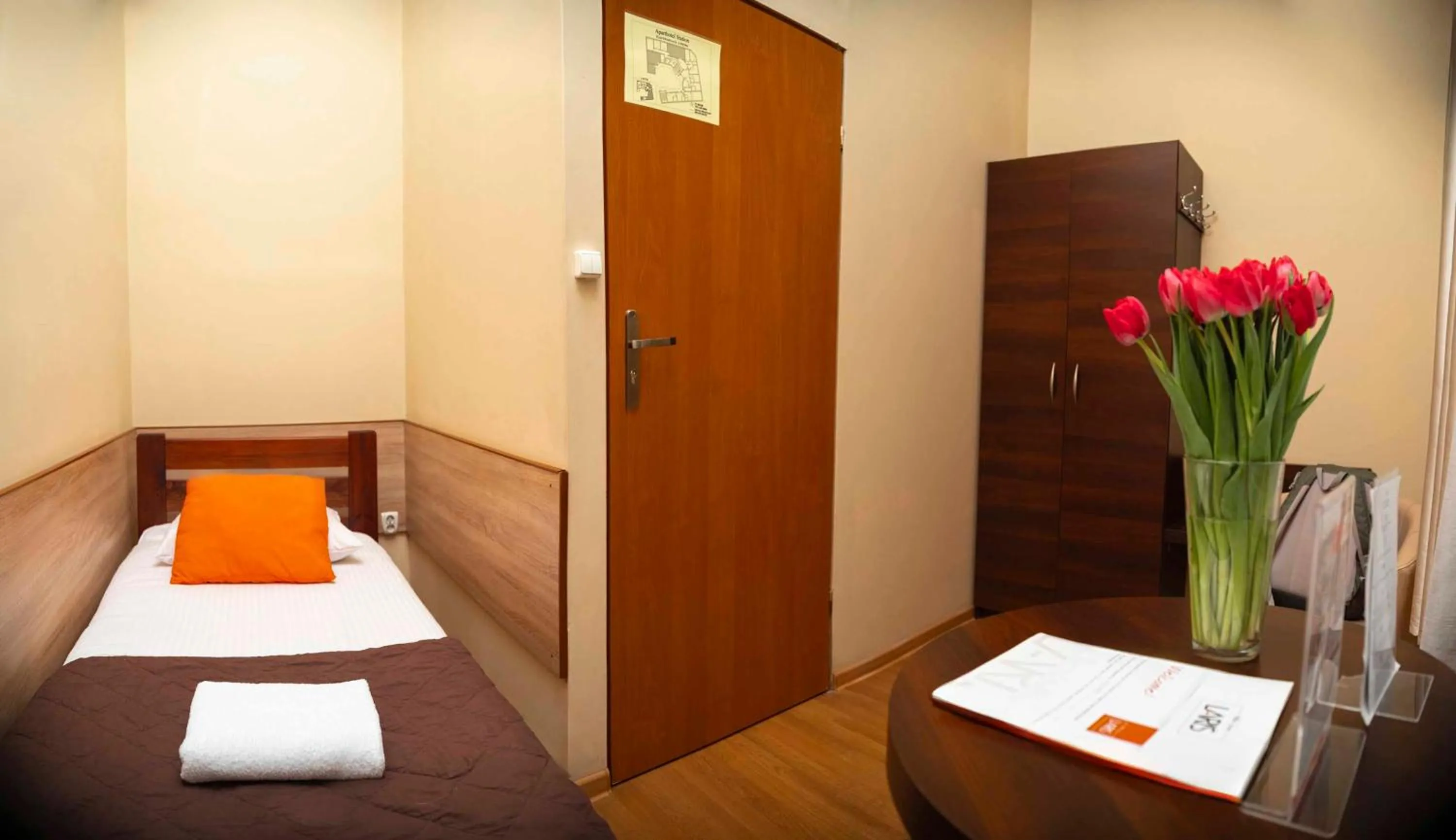 Bed in Station Aparthotel