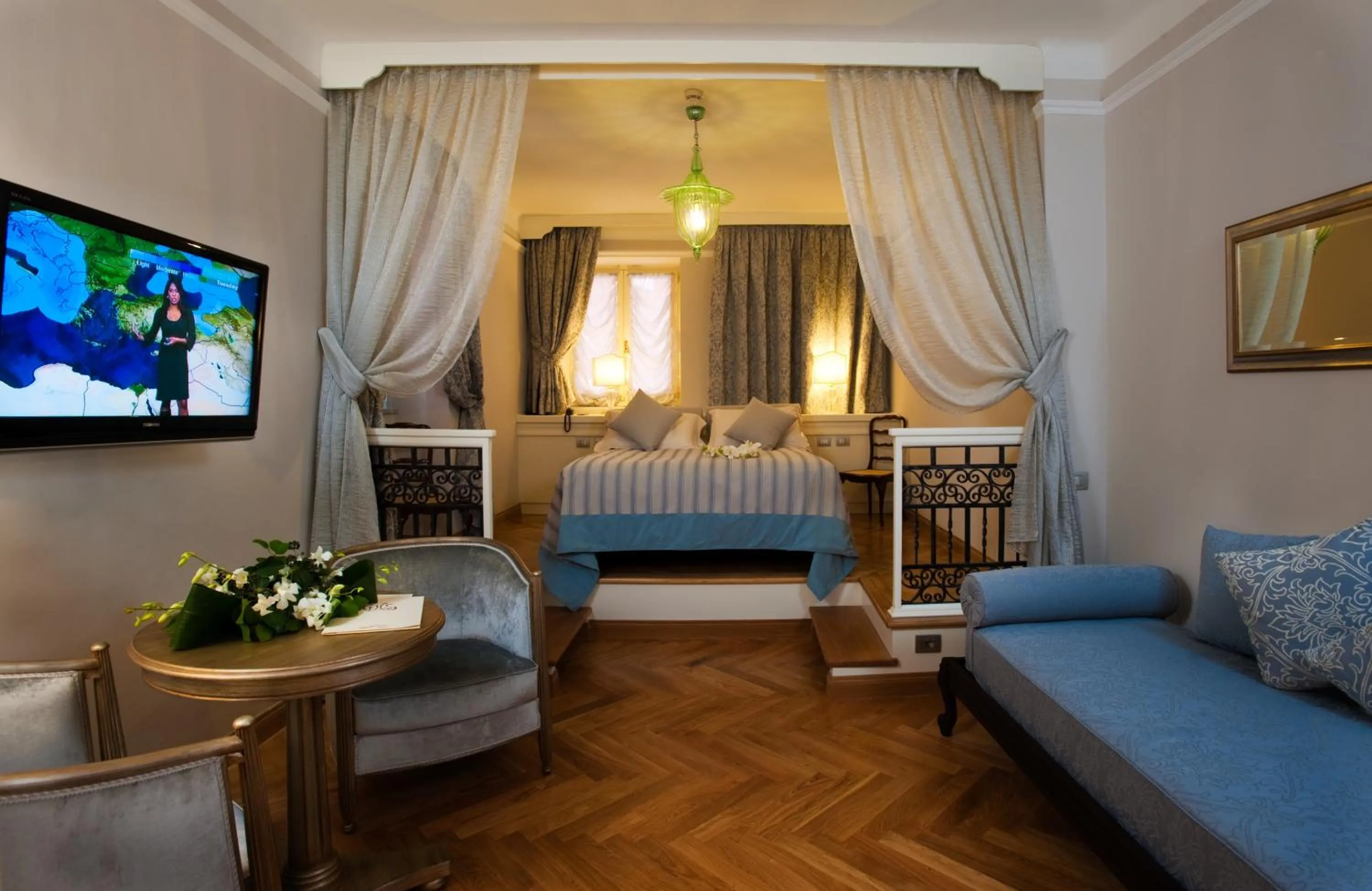 Photo of the whole room in Grand Hotel Savoia