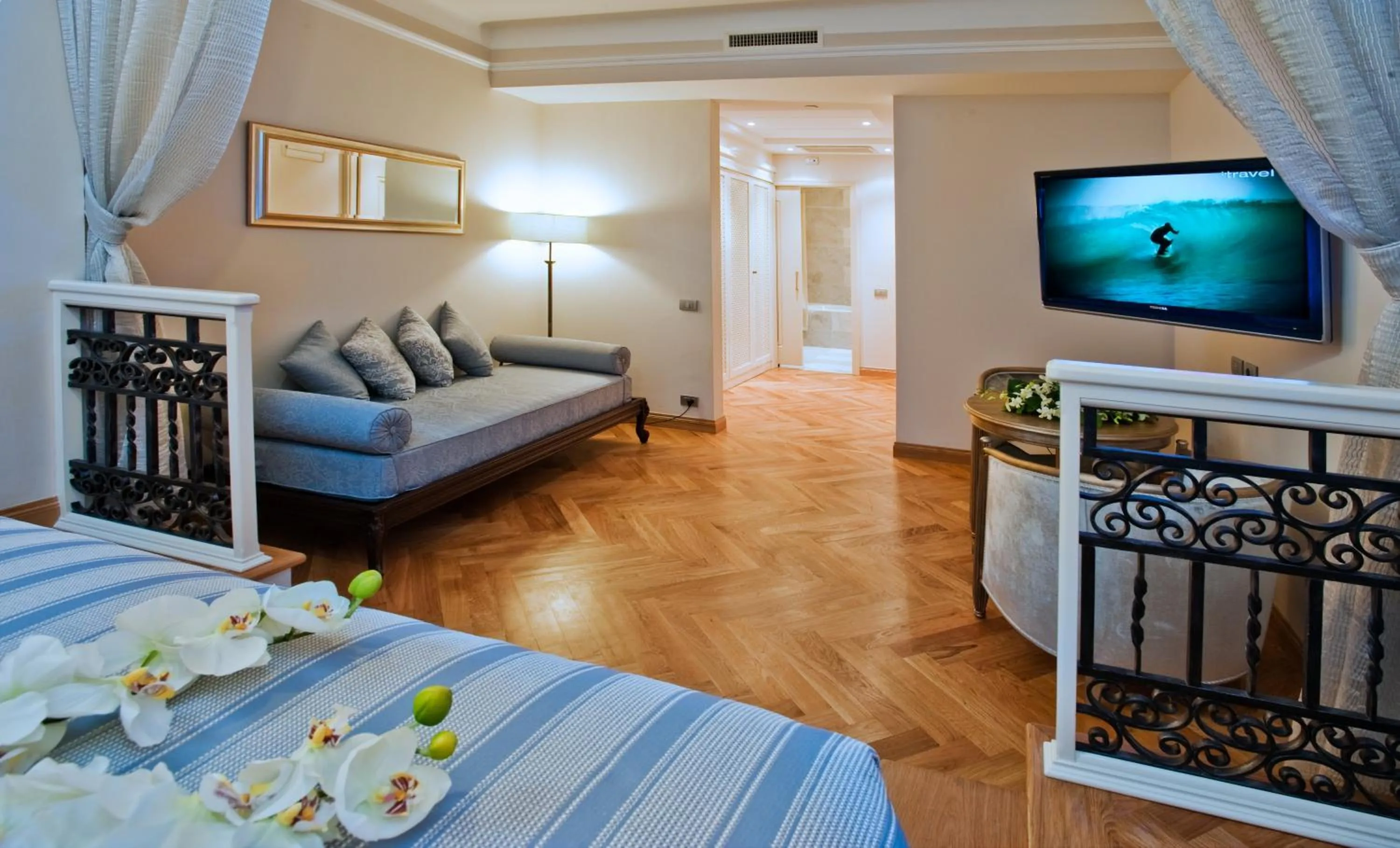 Photo of the whole room, Bed in Grand Hotel Savoia