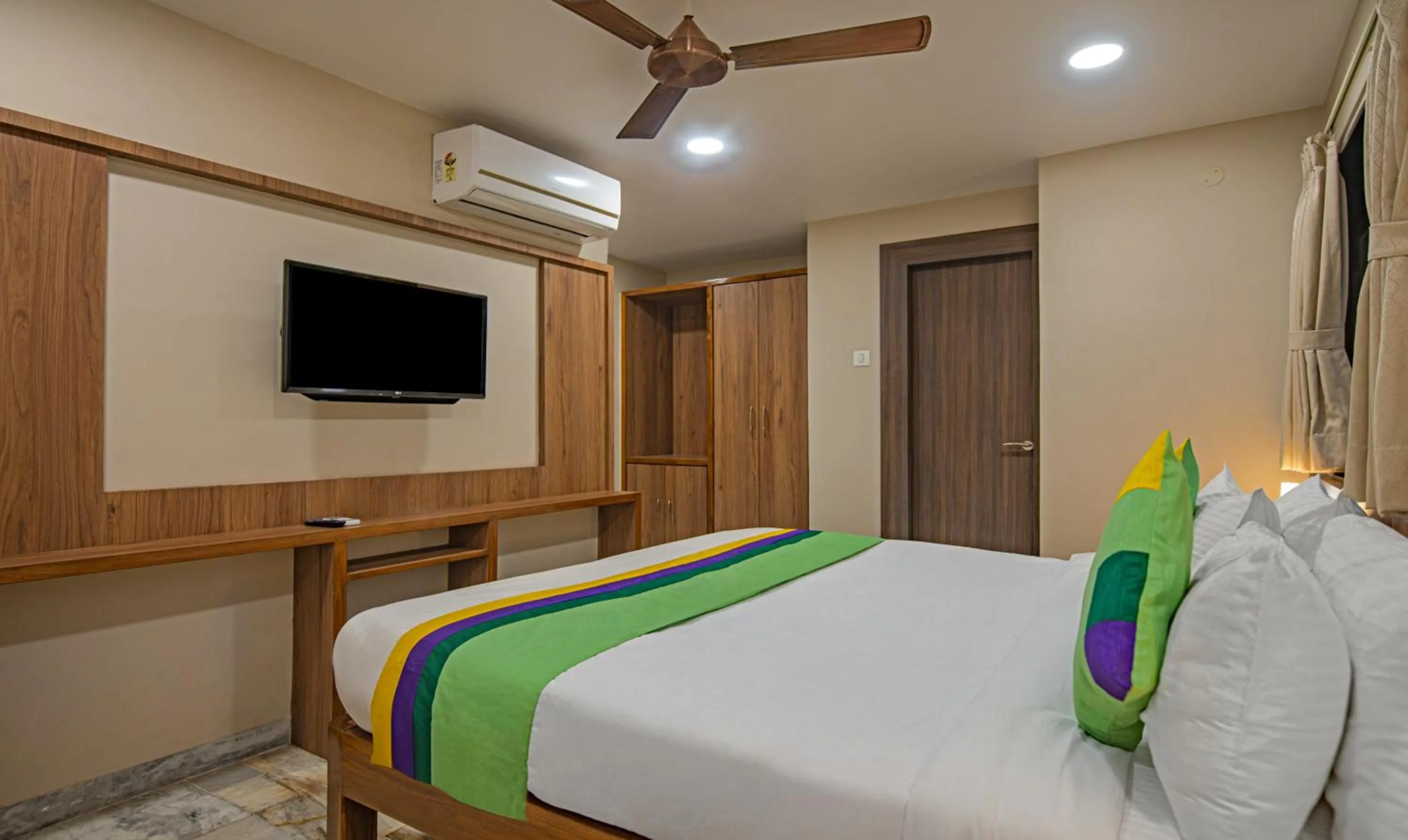 TV and multimedia, Bed in Treebo Gyani's