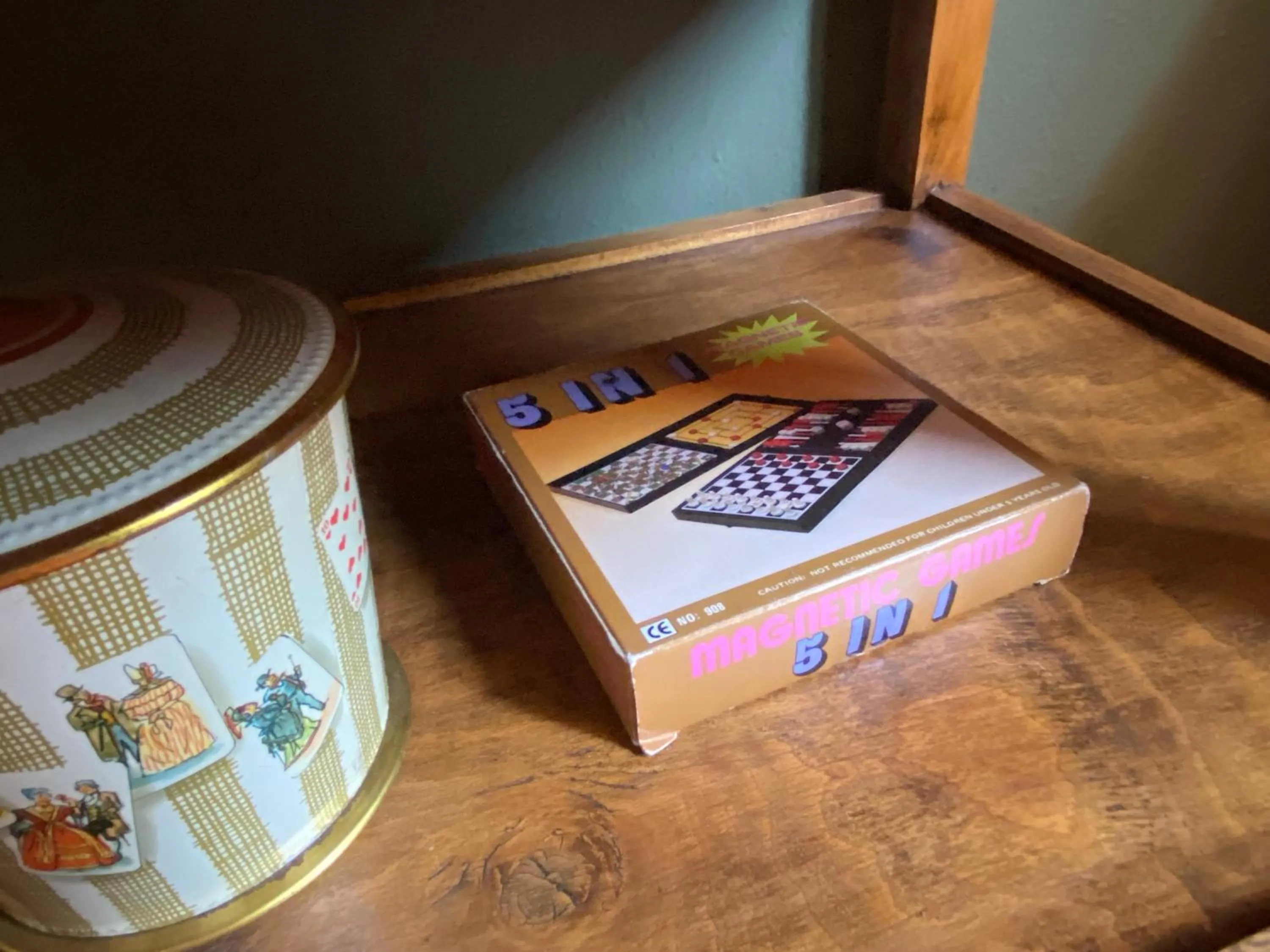 Decorative detail in Honolulu Hotel