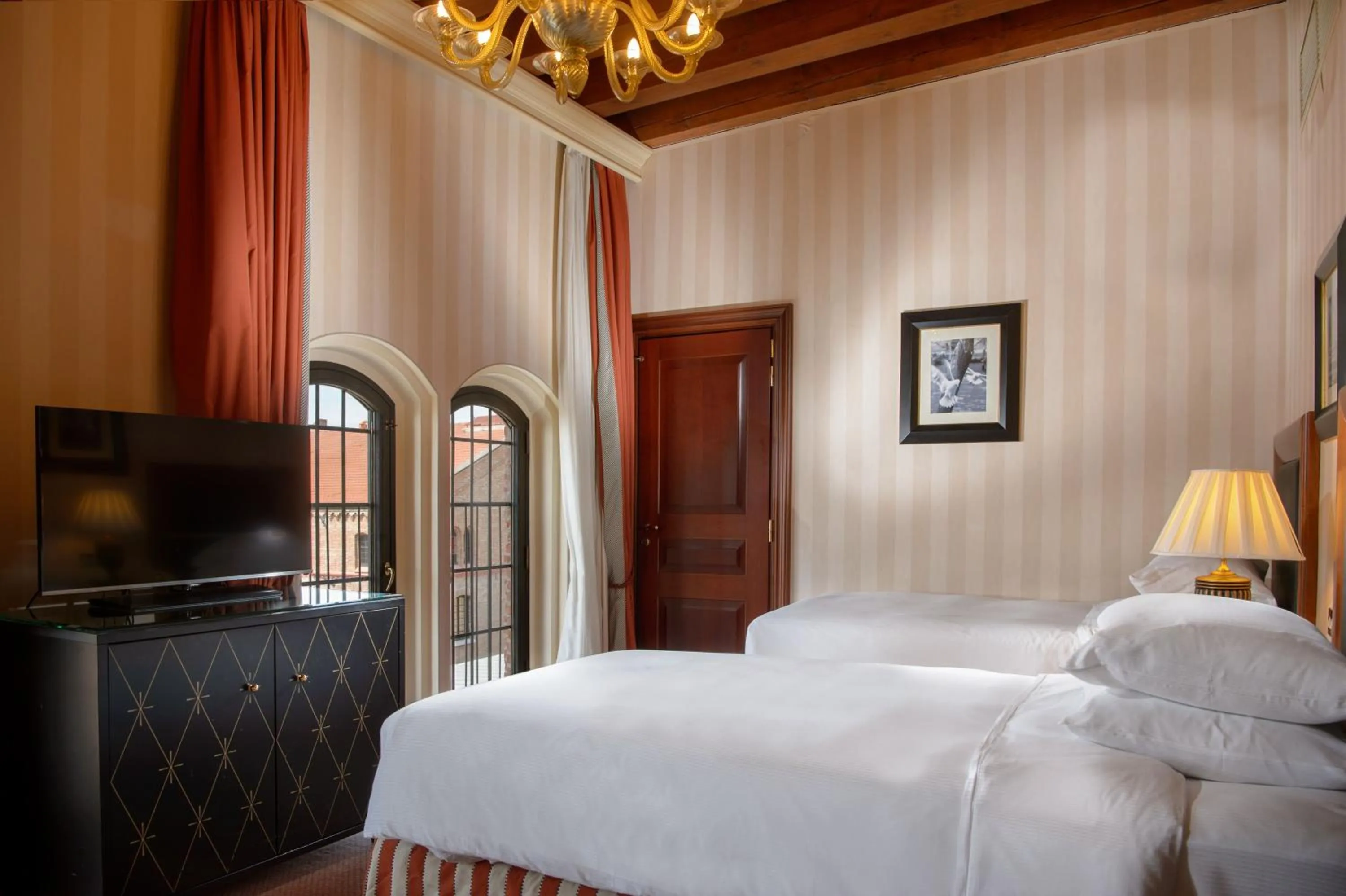 Bedroom, Bed in Hilton Molino Stucky Venice