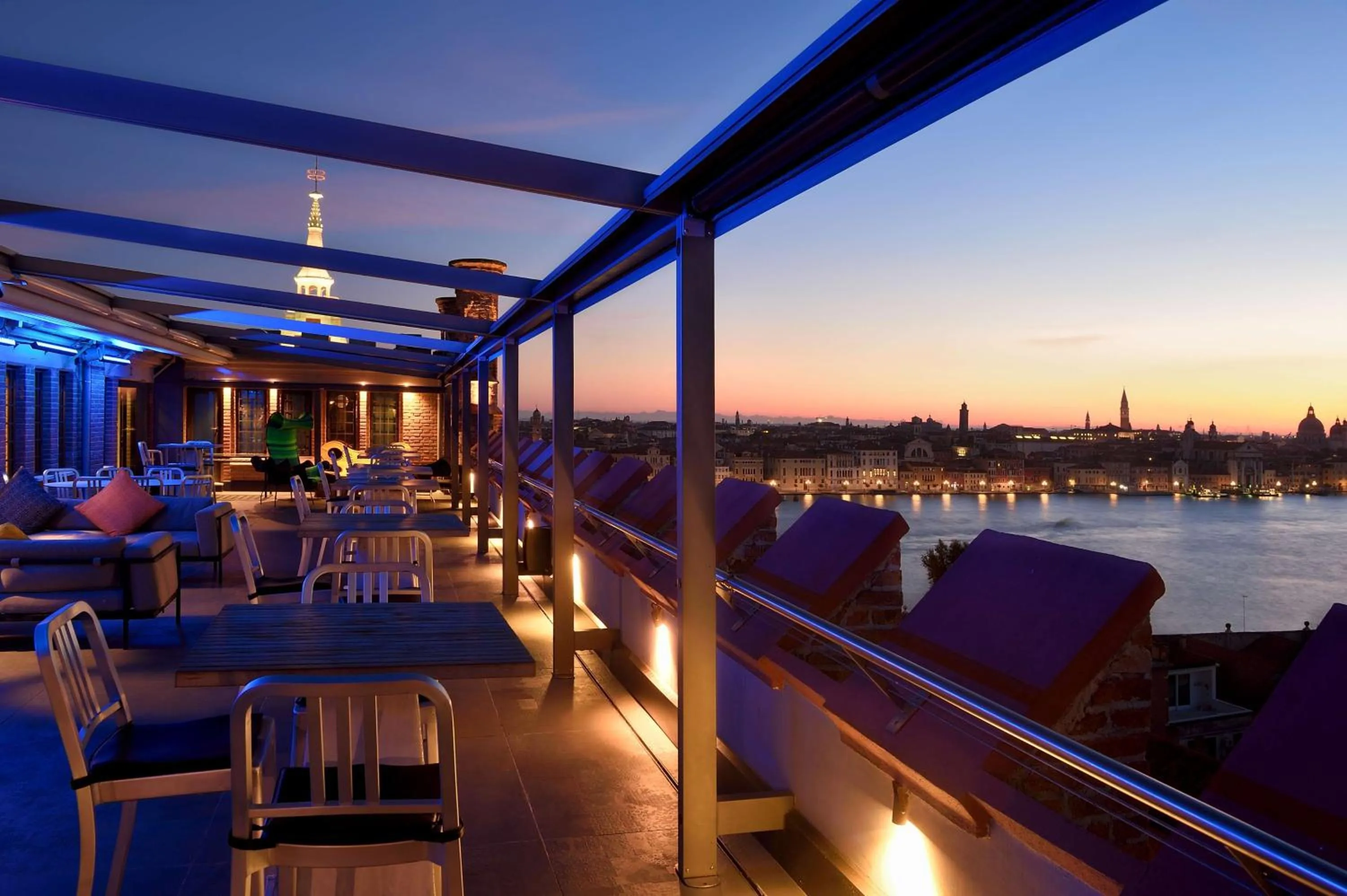 Lounge or bar in Hilton Molino Stucky Venice