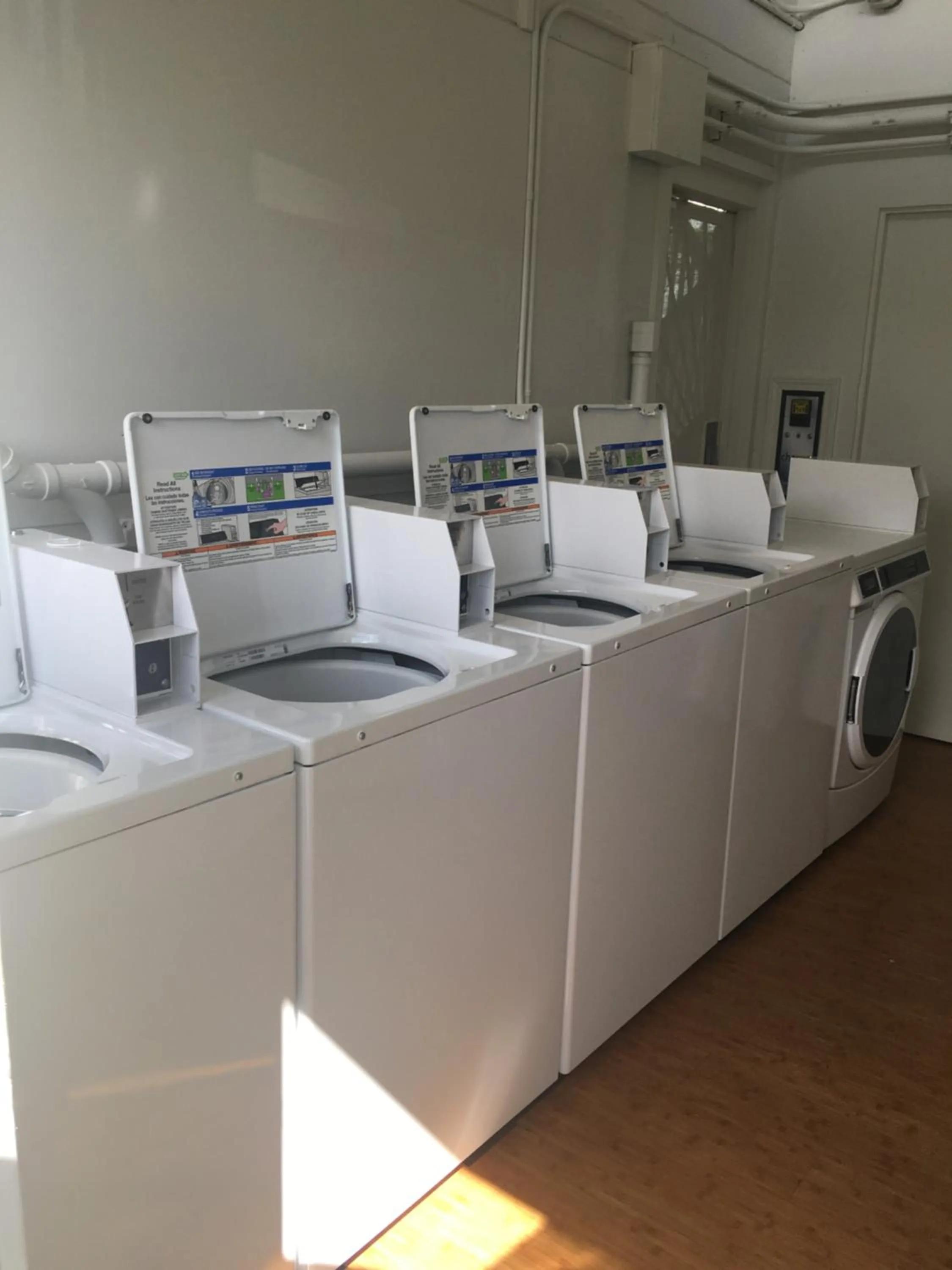 laundry in DOWNTOWN Hawaiian Theme Condo with Hot Tub, Pool & Beach - Kona Islander Inn