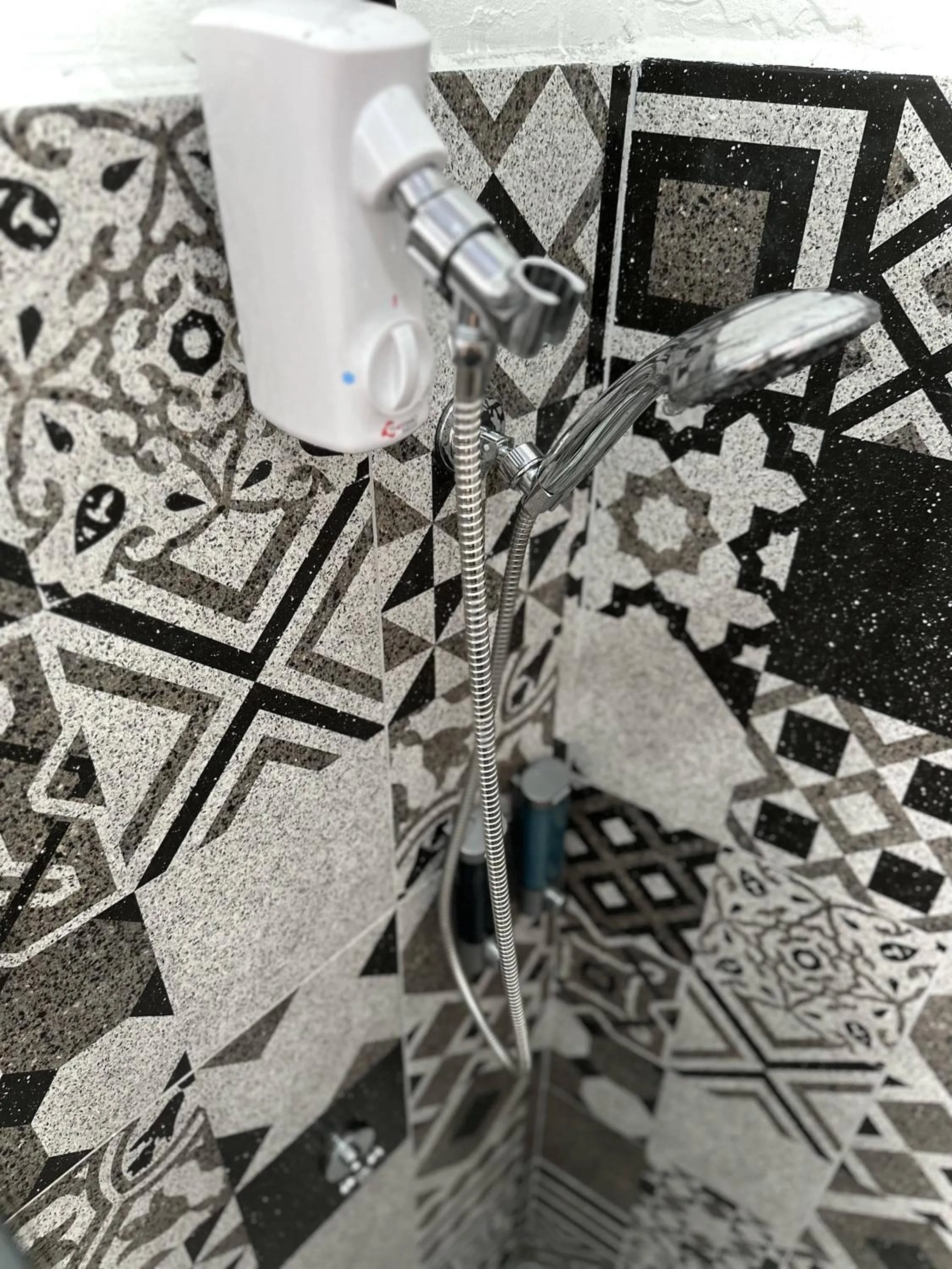 Shower in Hotel Serendipity