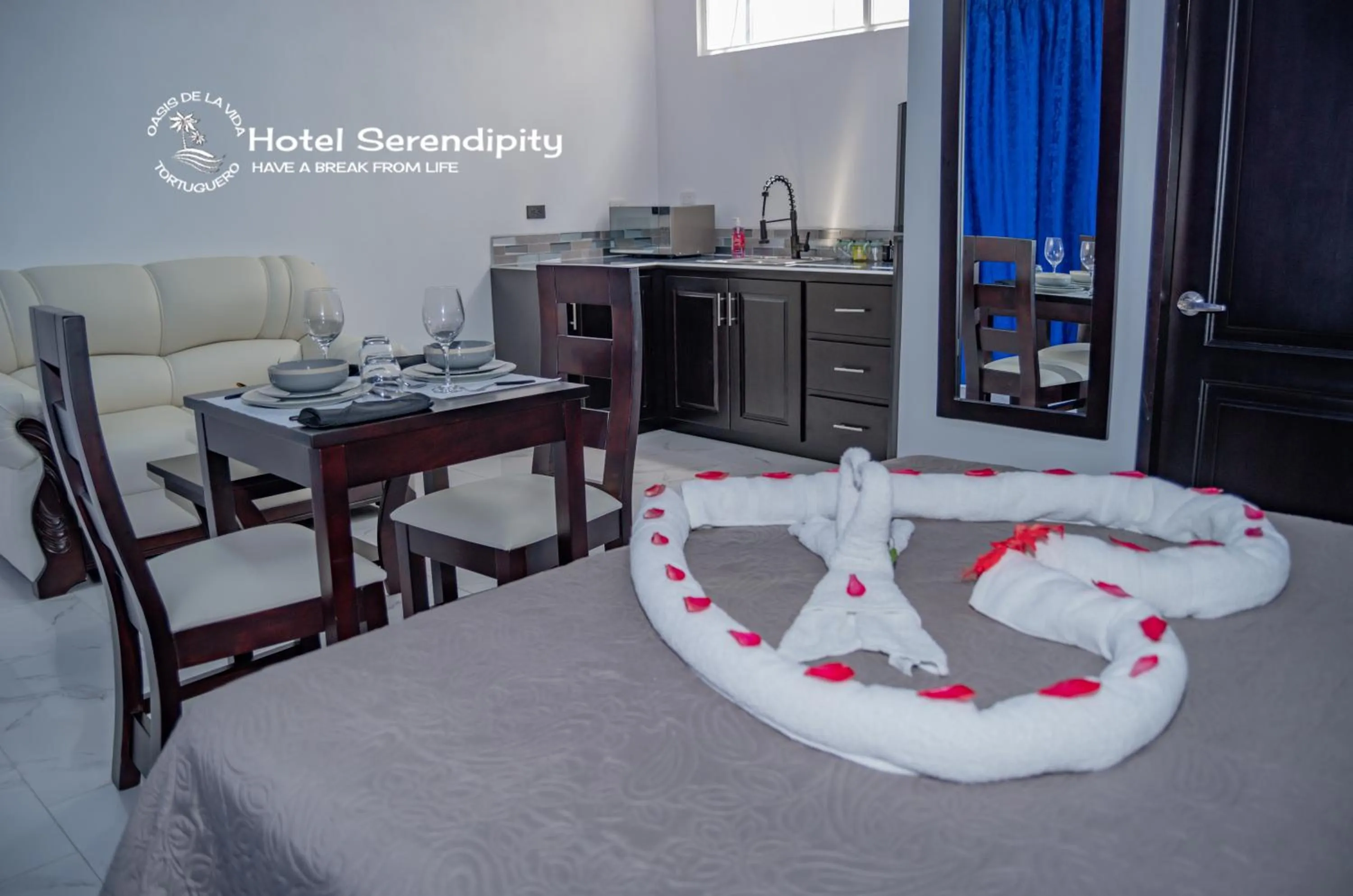 Bed in Hotel Serendipity