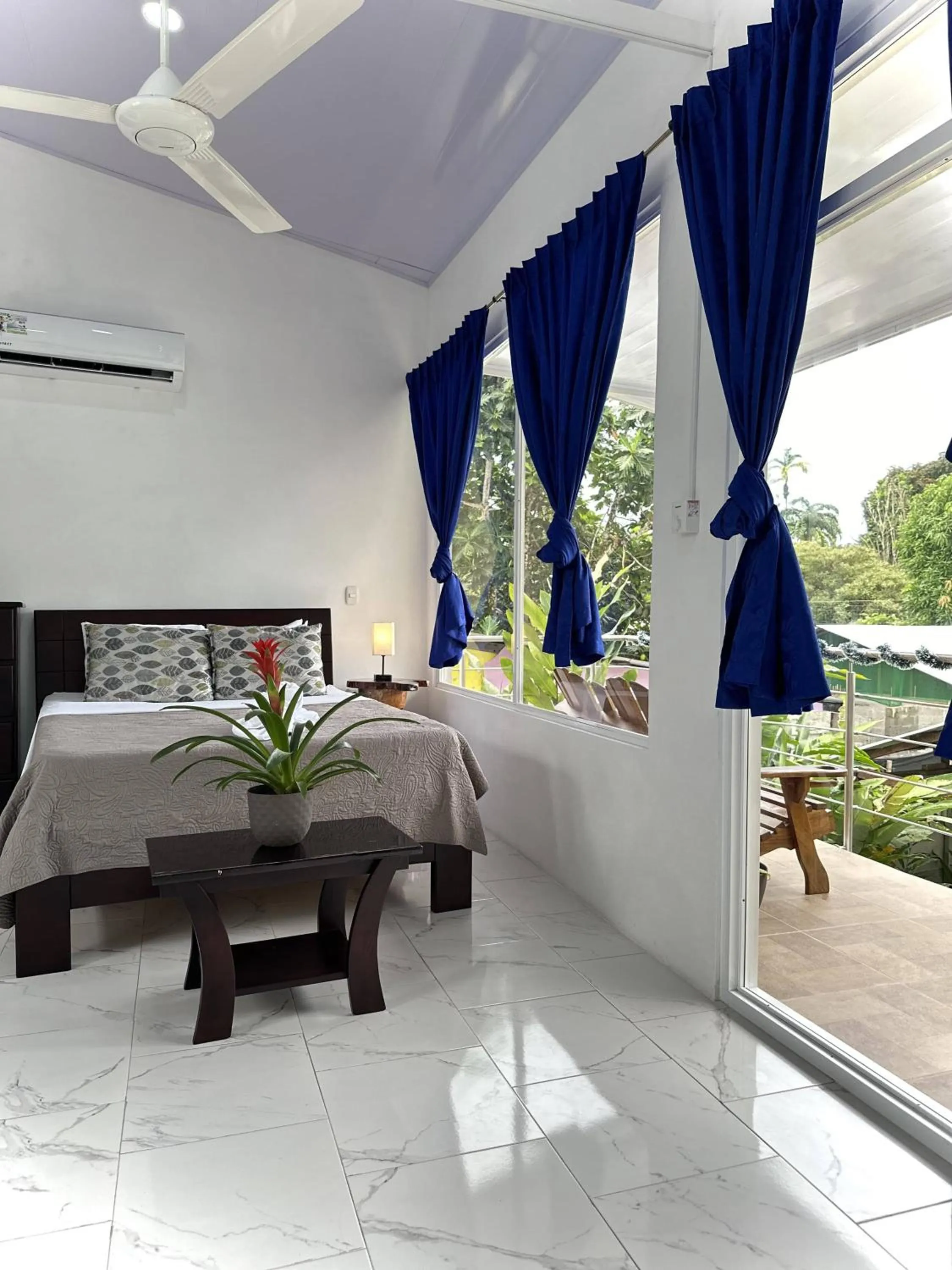 Bed in Hotel Serendipity