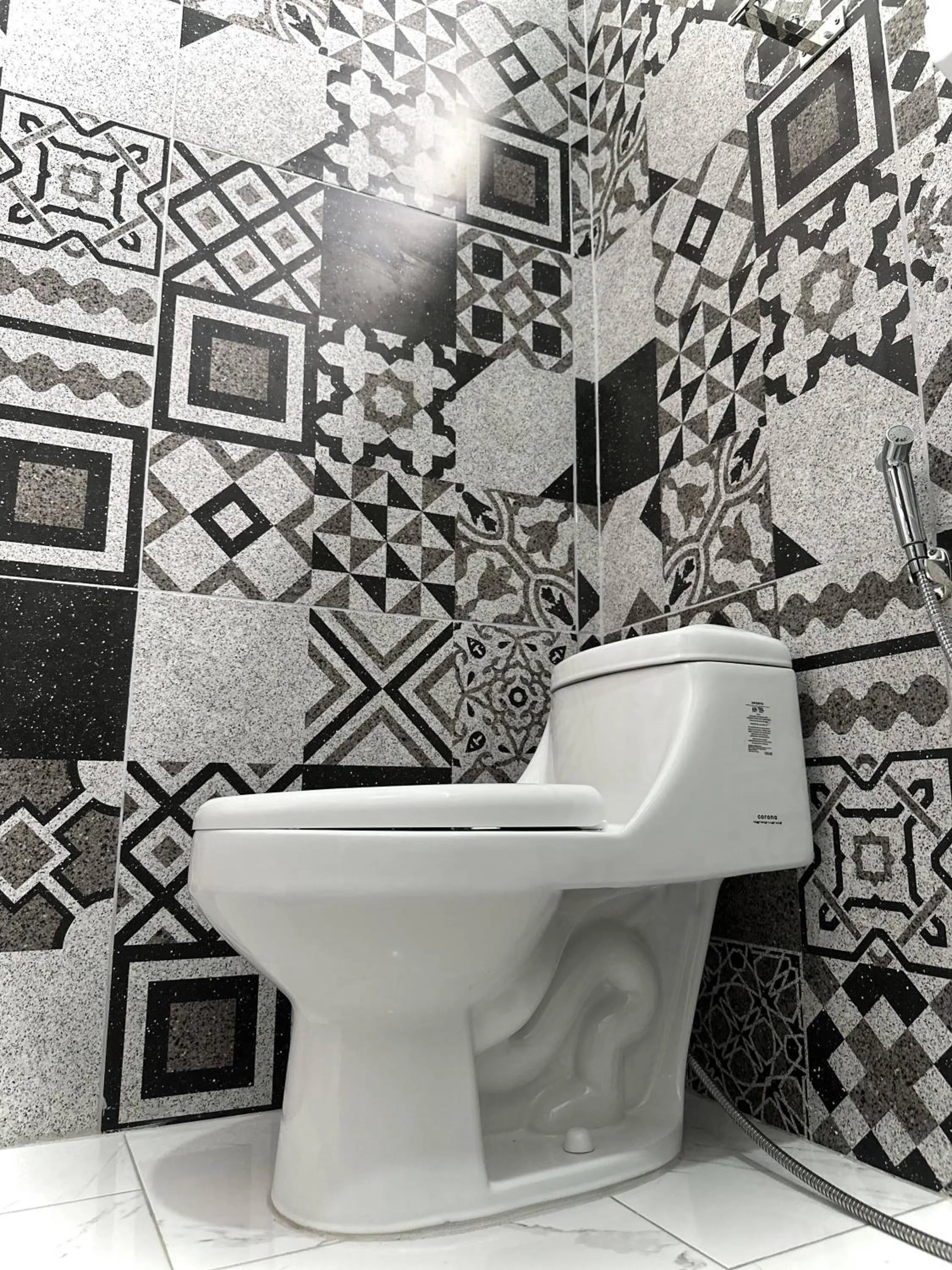 Toilet in Hotel Serendipity