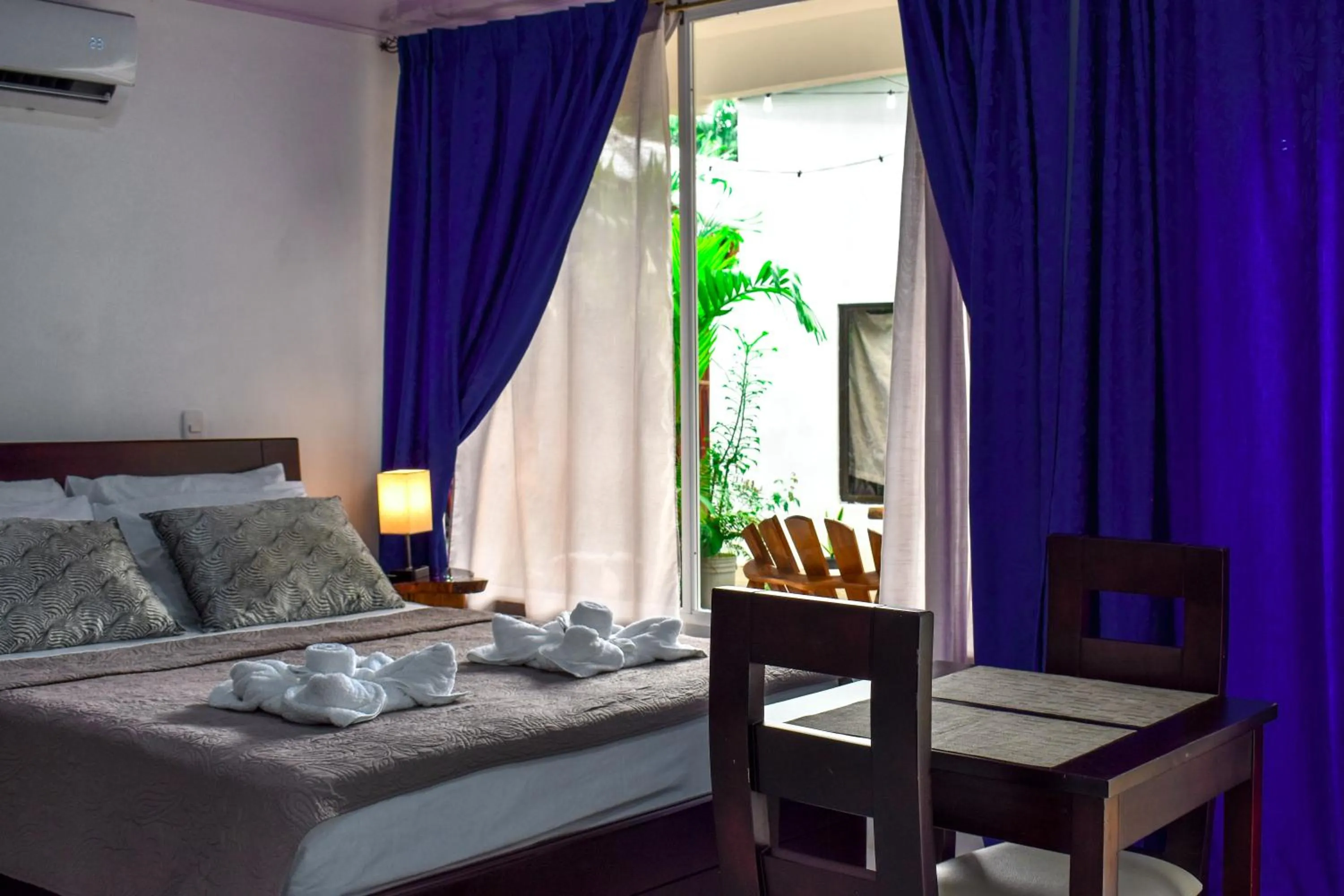 Bedroom, Bed in Hotel Serendipity