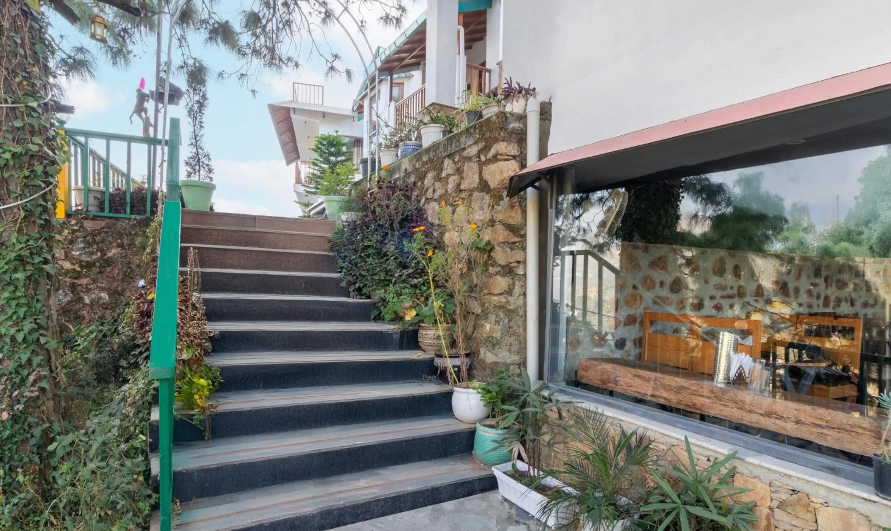 Lobby or reception in Treebo Vista Lago With Lake View