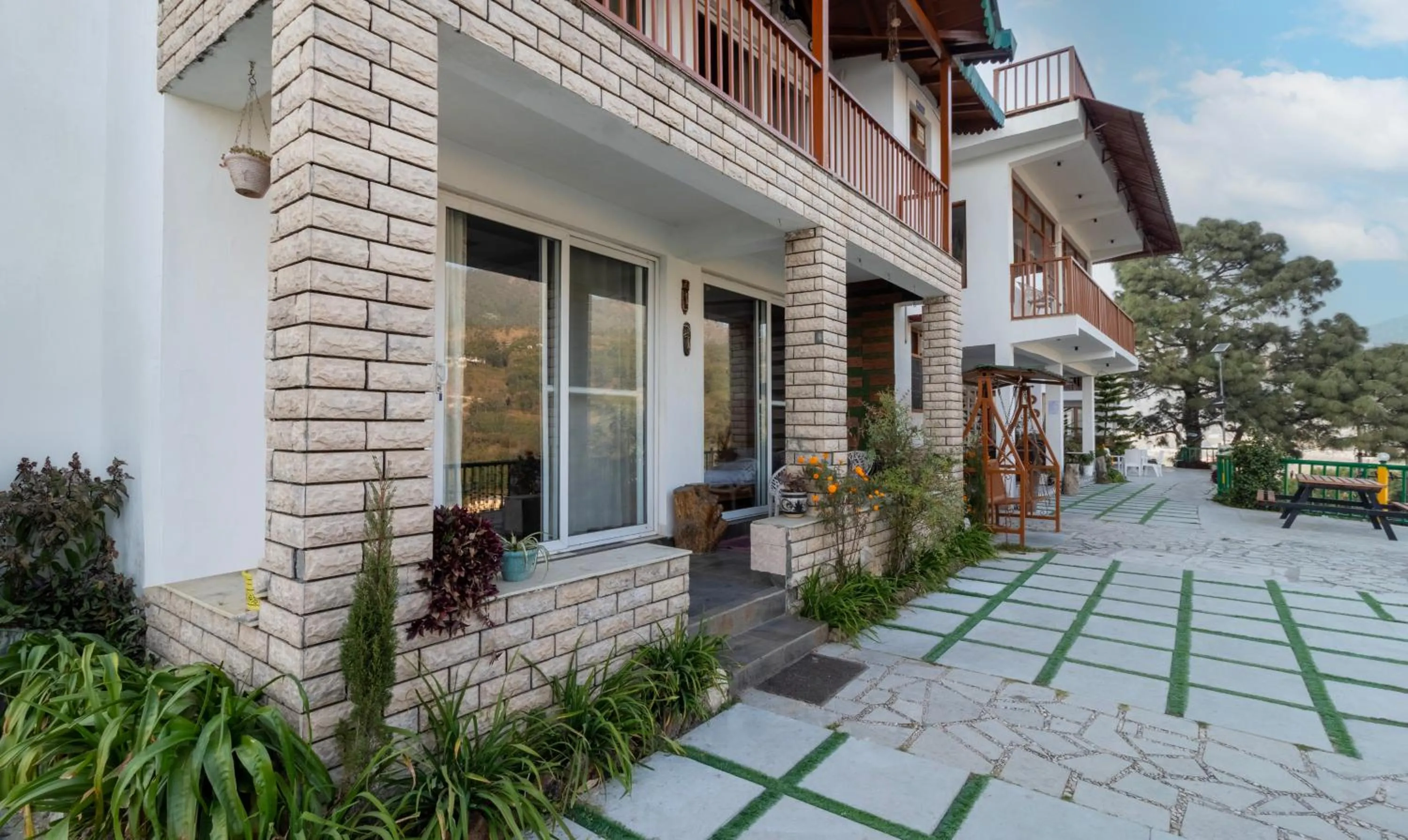 Facade/entrance in Treebo Vista Lago With Lake View