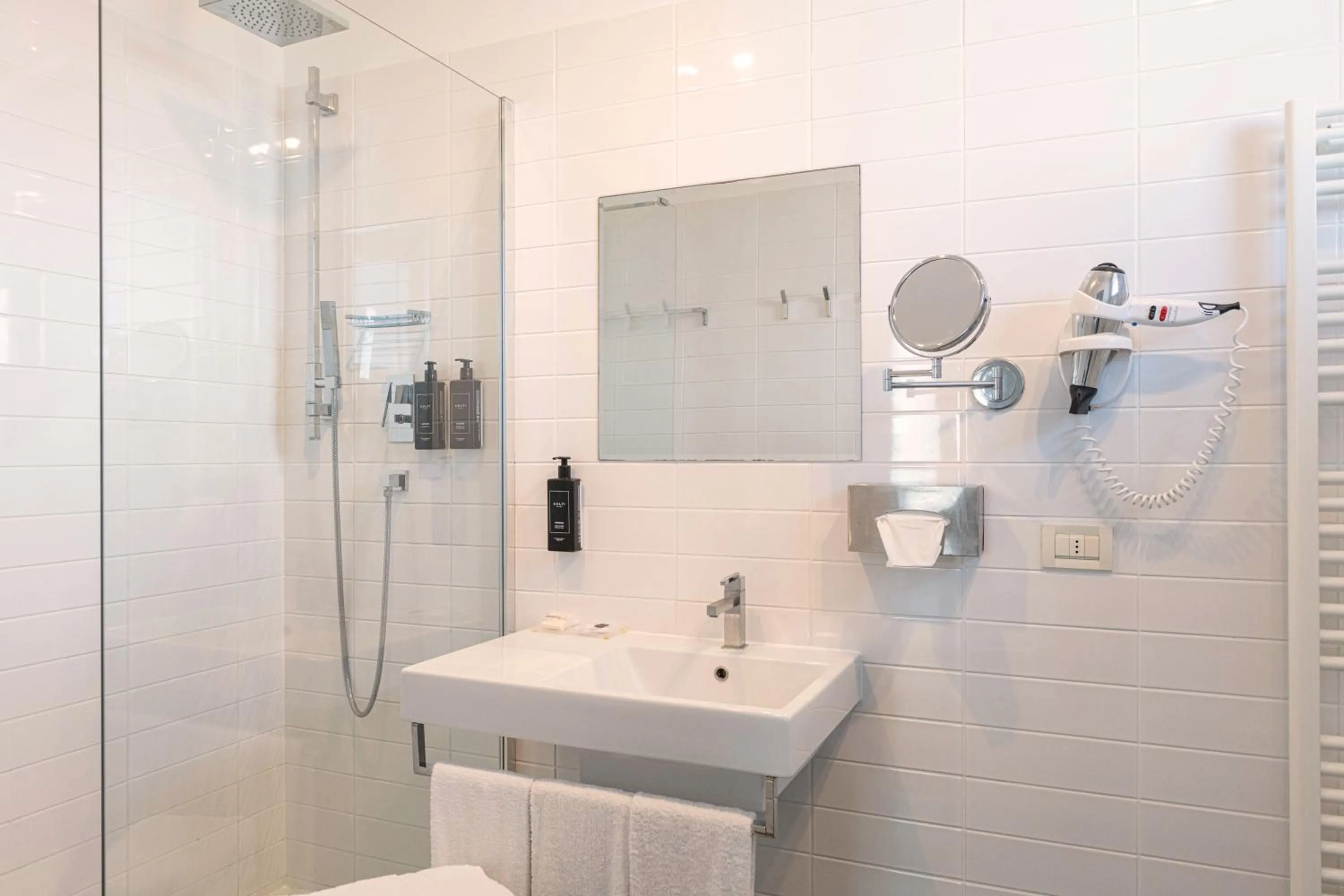 Bathroom in Perla Verde Hotel