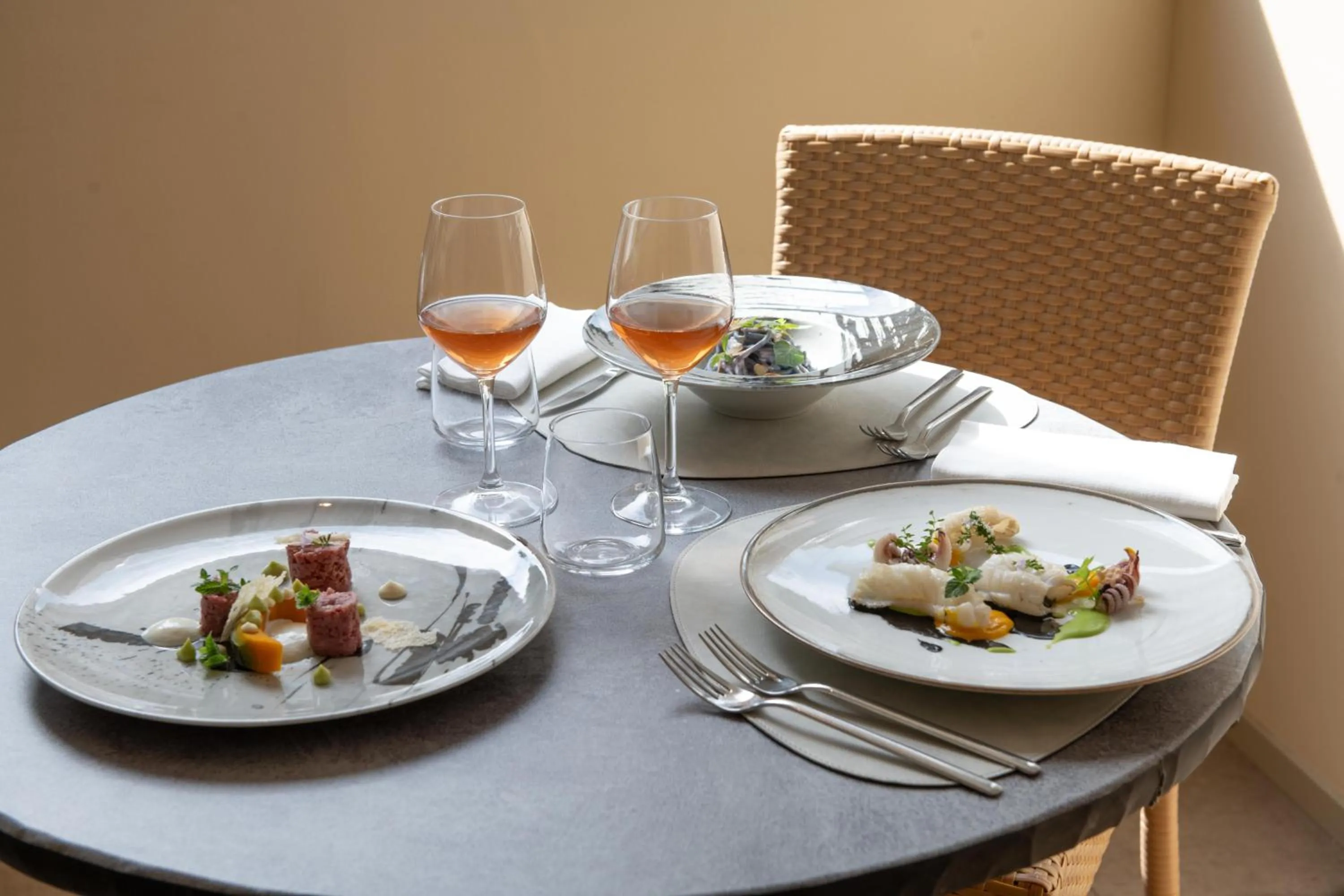 Restaurant/places to eat in Perla Verde Hotel