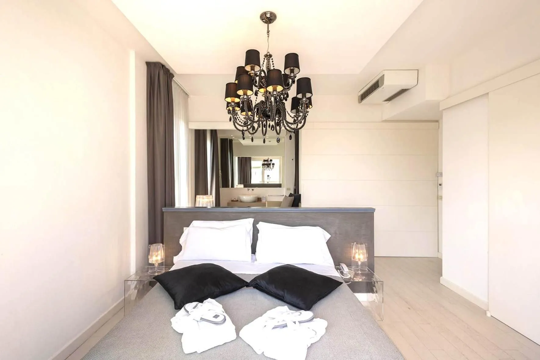 Photo of the whole room, Bed in Perla Verde Hotel