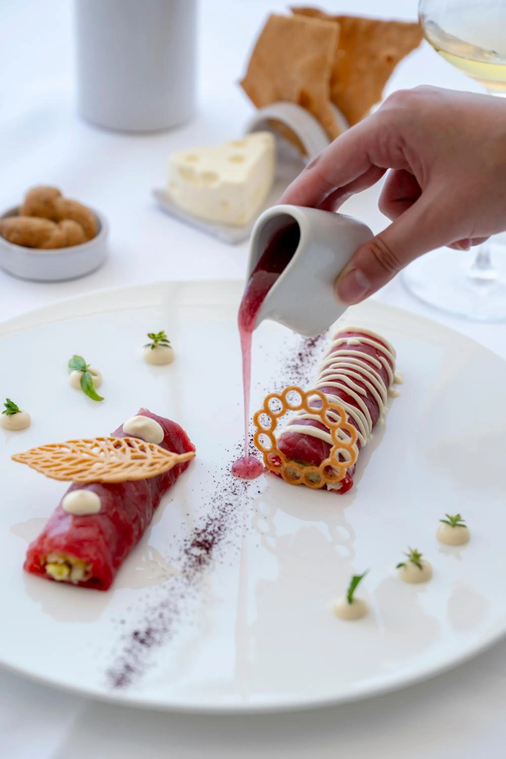 Restaurant/places to eat in Grand Hotel Tritone