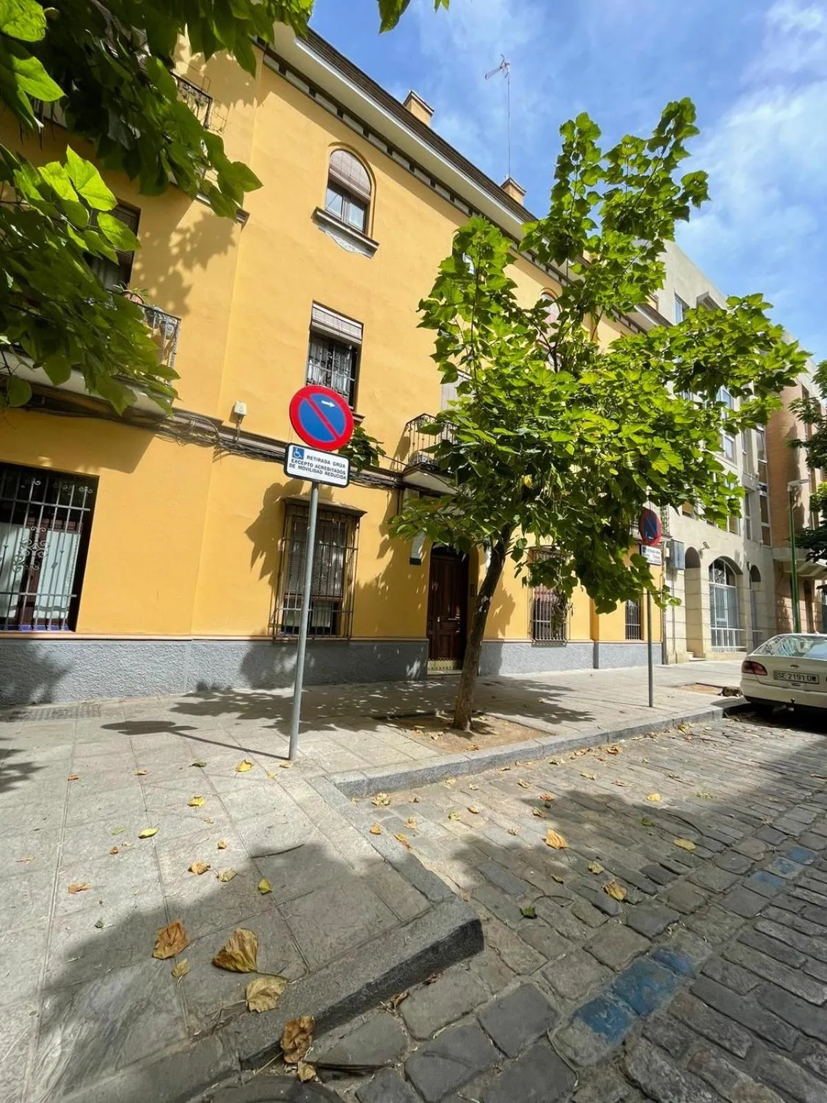 Property building in Apartamento en los Jardines de Murillo