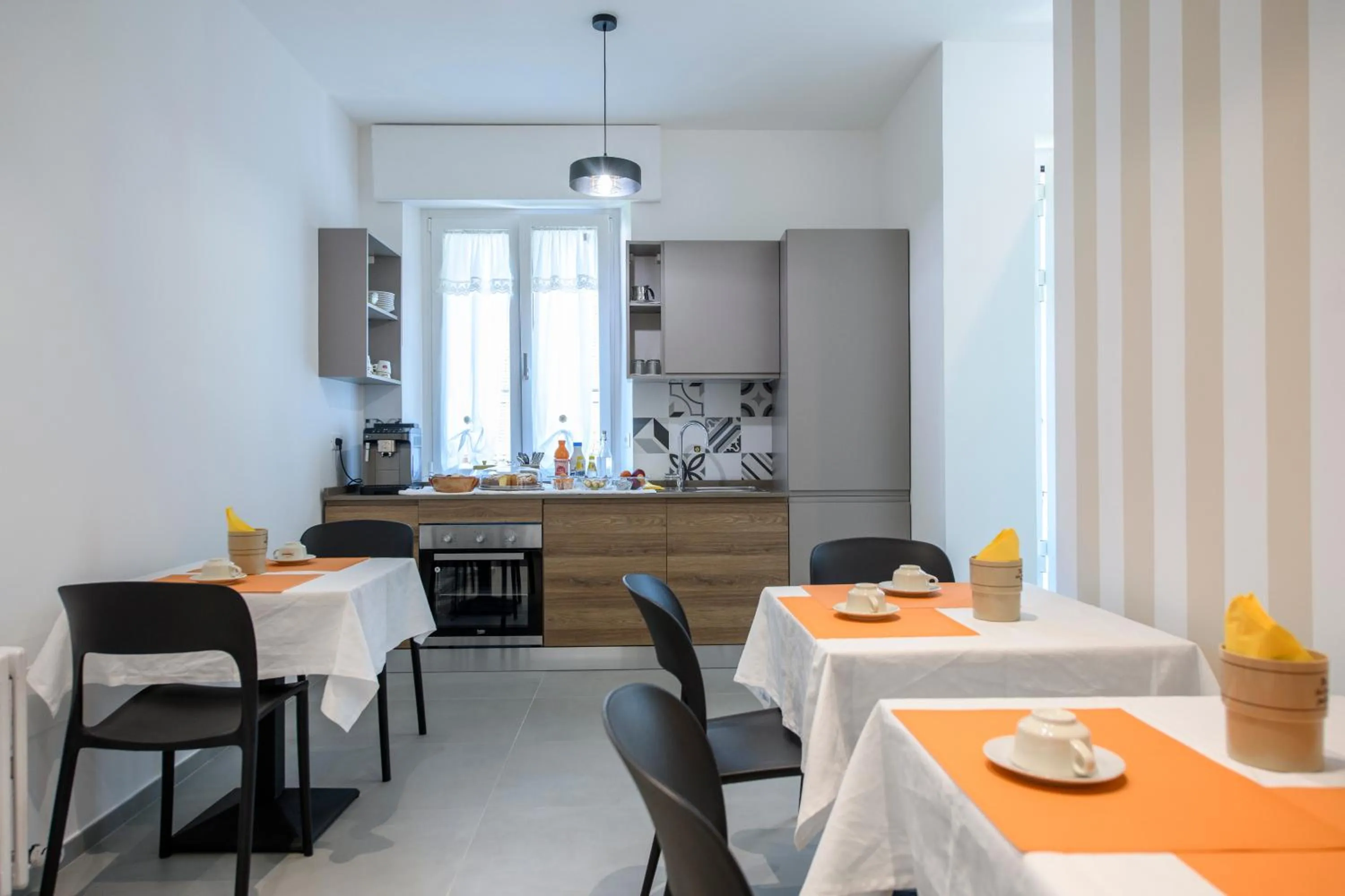 Coffee/tea facilities, Restaurant/Places to Eat in B&B La Fontanella