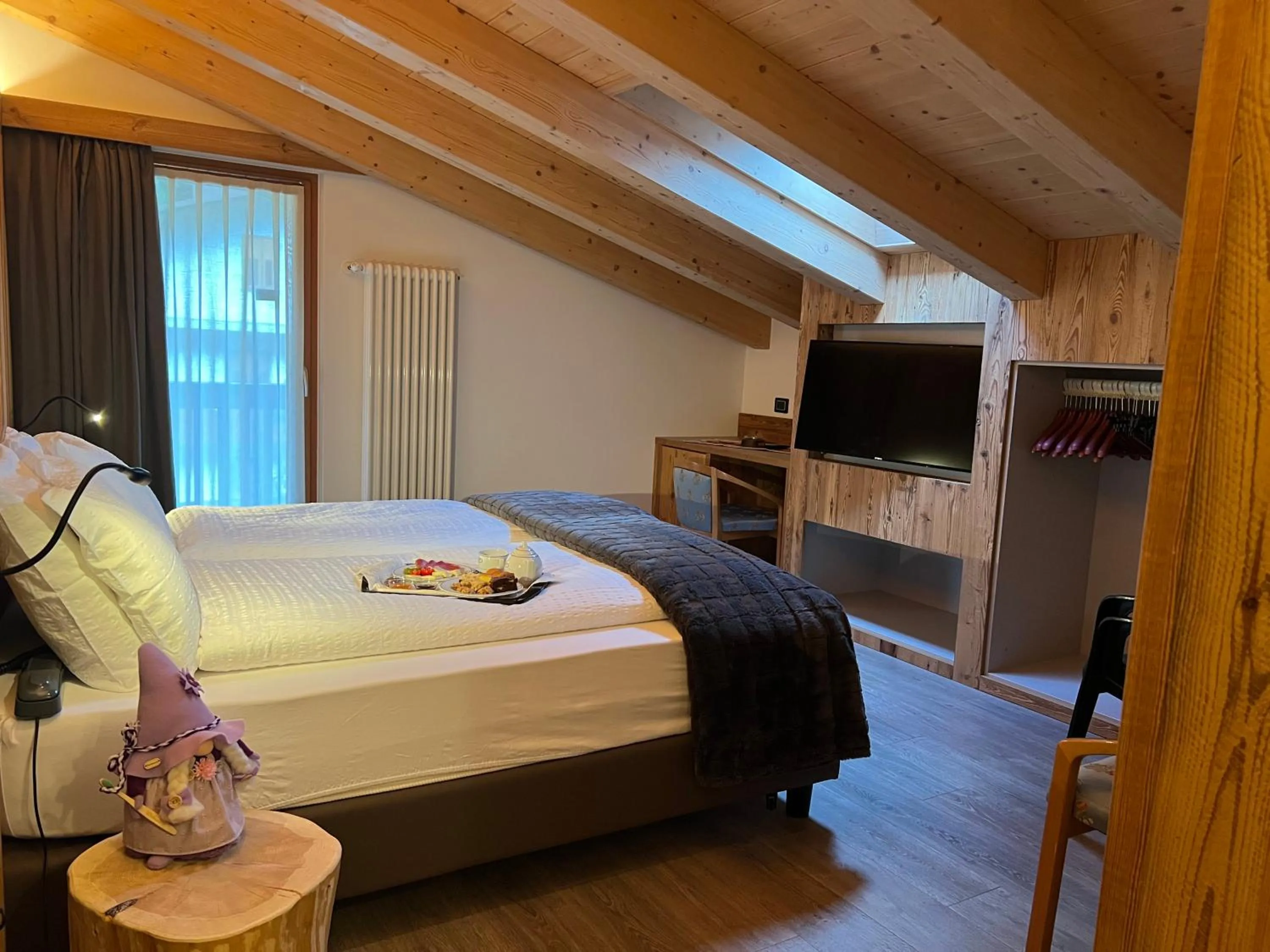 Breakfast, Bed in Hotel Ortles Dolomiti Walking & Spa
