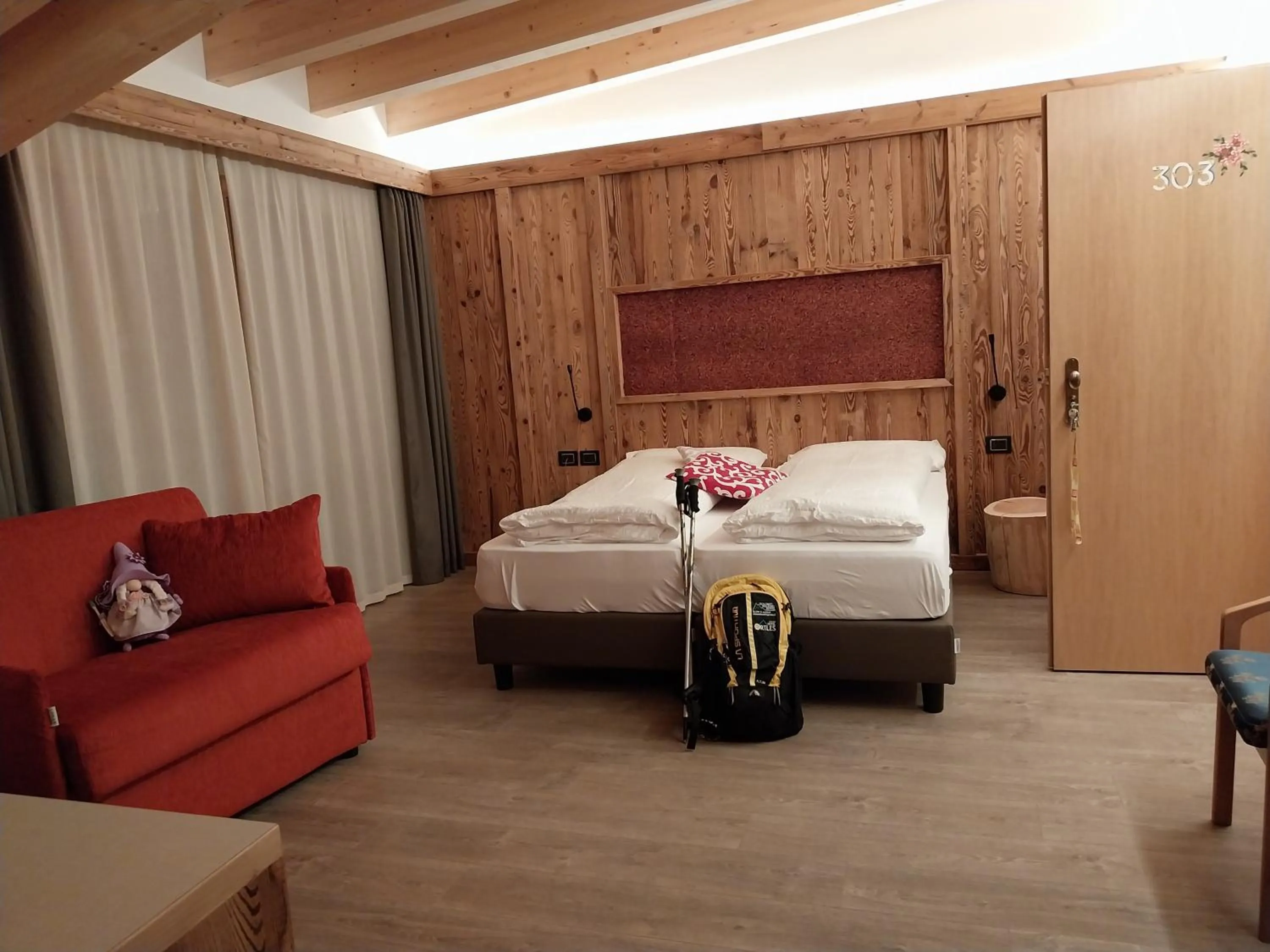 Photo of the whole room, Bed in Hotel Ortles Dolomiti Walking & Spa