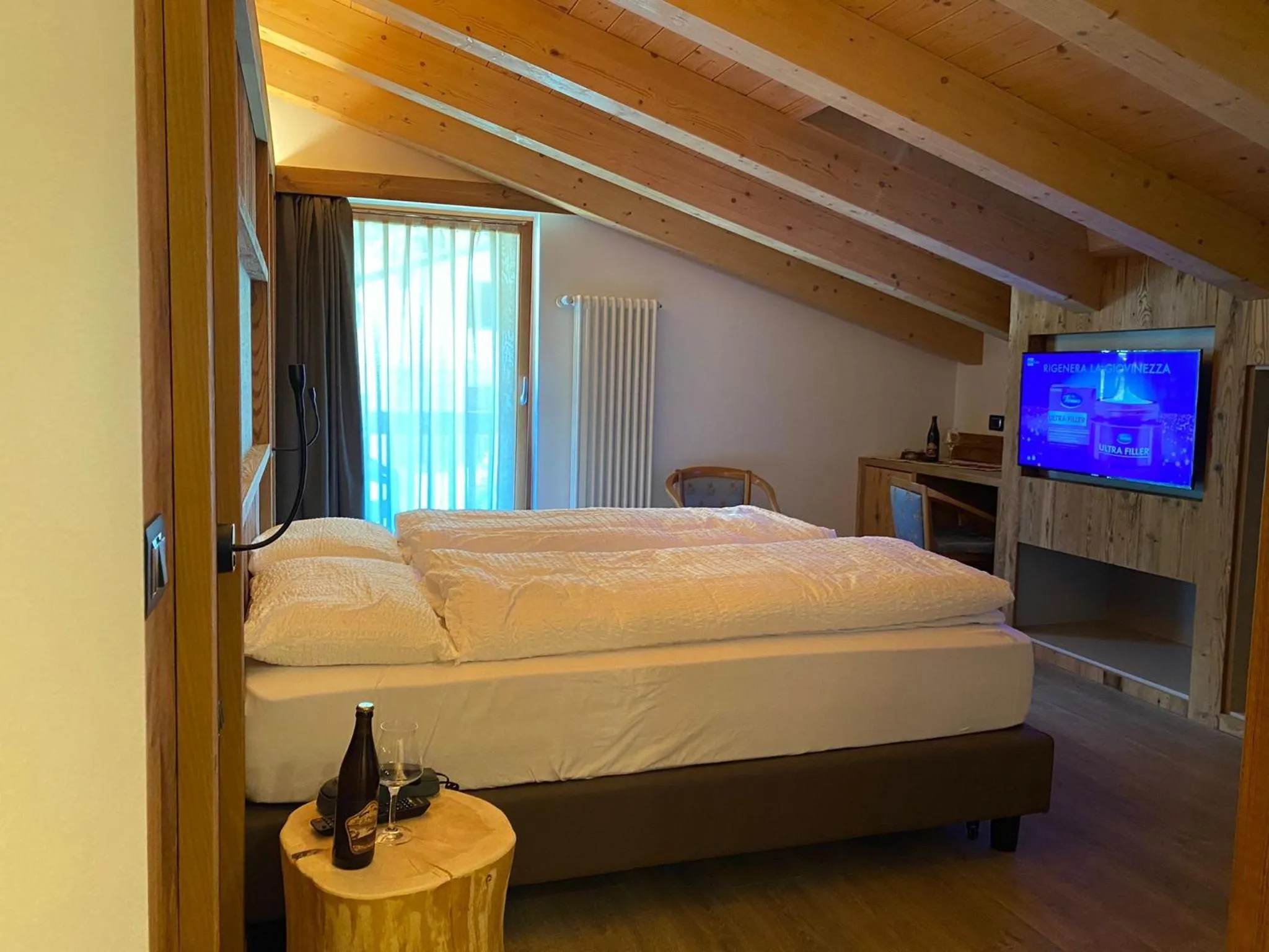 Bedroom, Bed in Hotel Ortles Dolomiti Walking & Spa