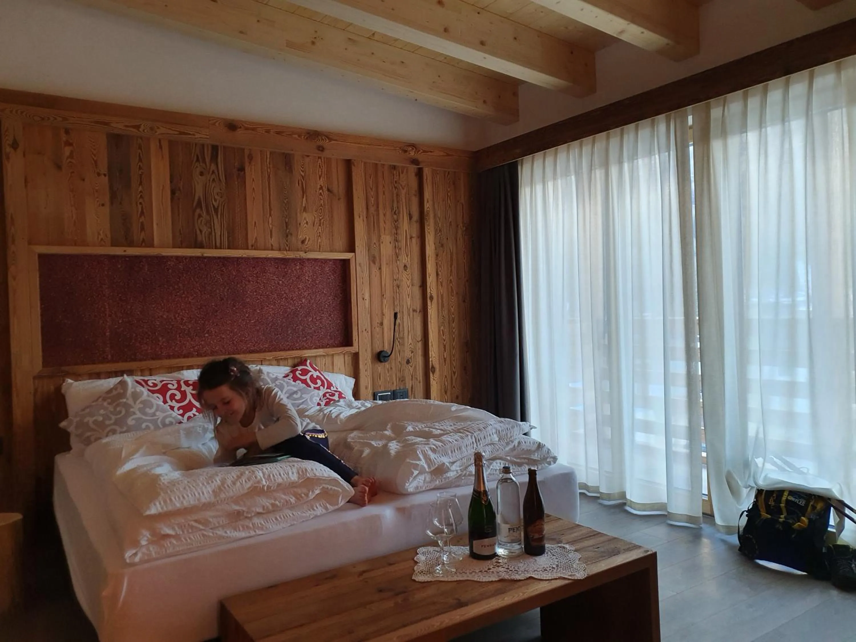 Bed in Hotel Ortles Dolomiti Walking & Spa