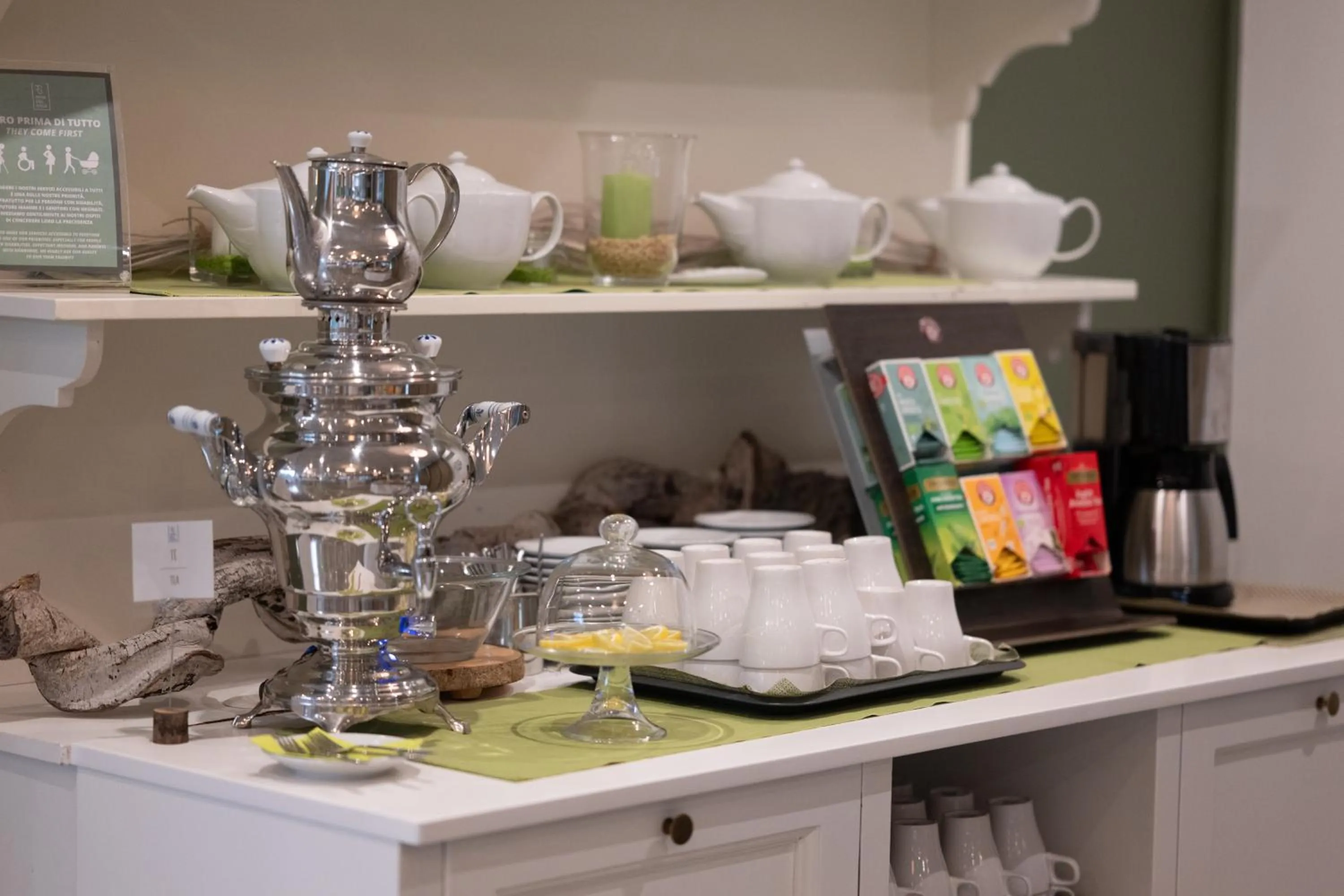 Breakfast in Hotel Riva Del Sole