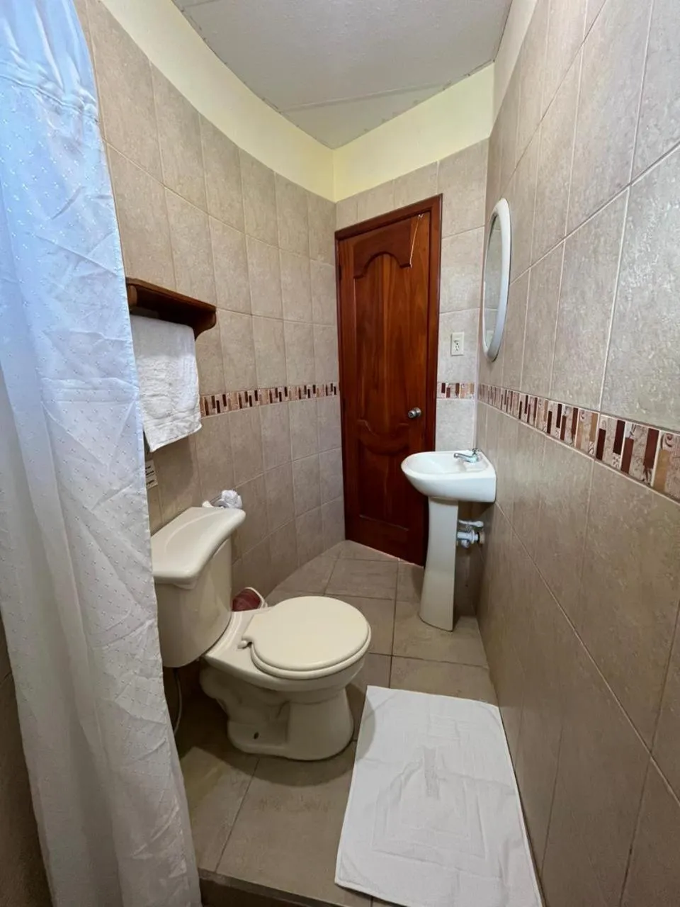 Shower in Hostal Neptuno - Poseidon
