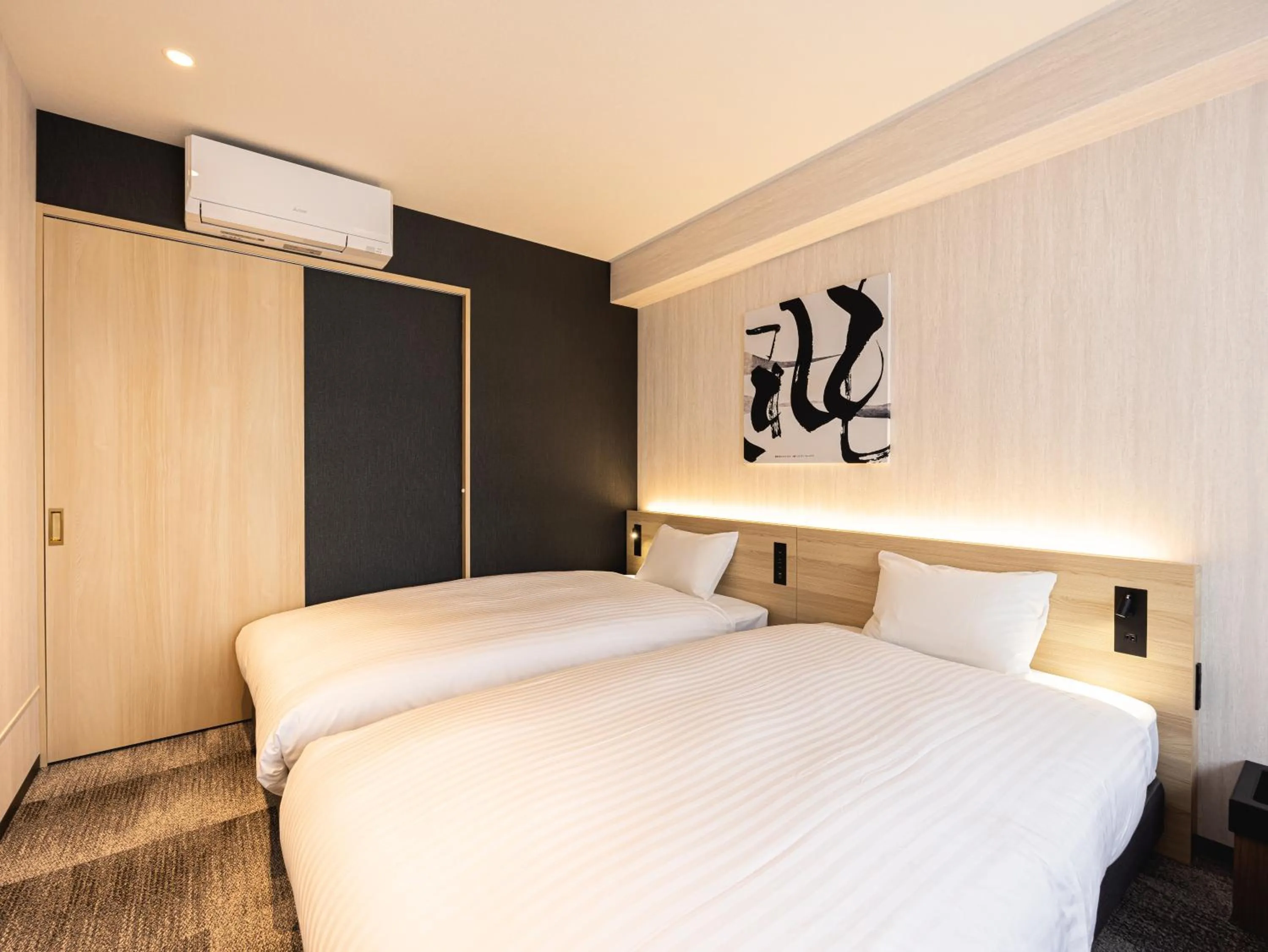 Photo of the whole room, Bed in La'gent Hotel Kyoto Nijo