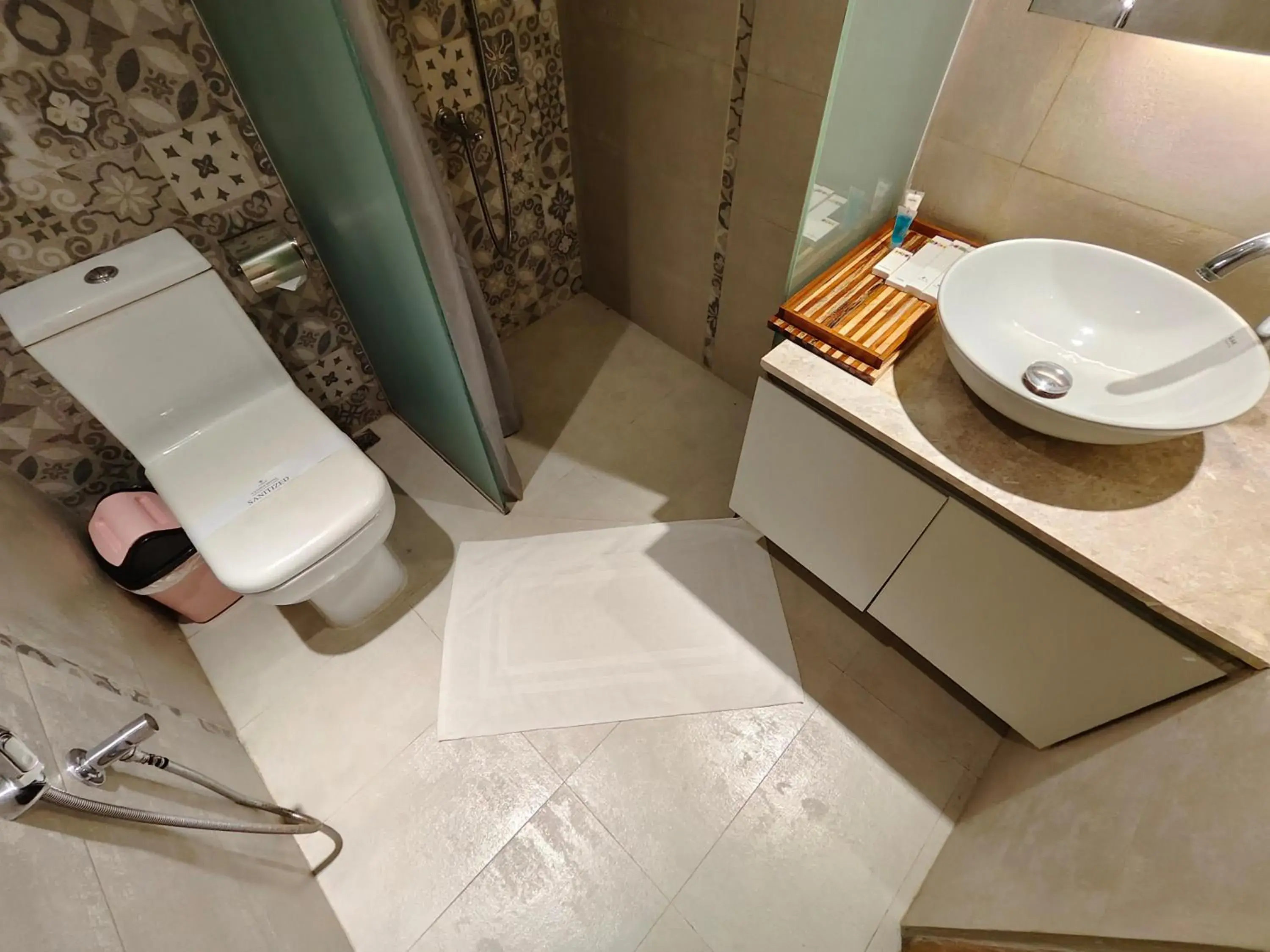 Deluxe Twin Room - single occupancy in Hotel Nandini Deluxe Twin Room - single occupancy in Hotel Nandini