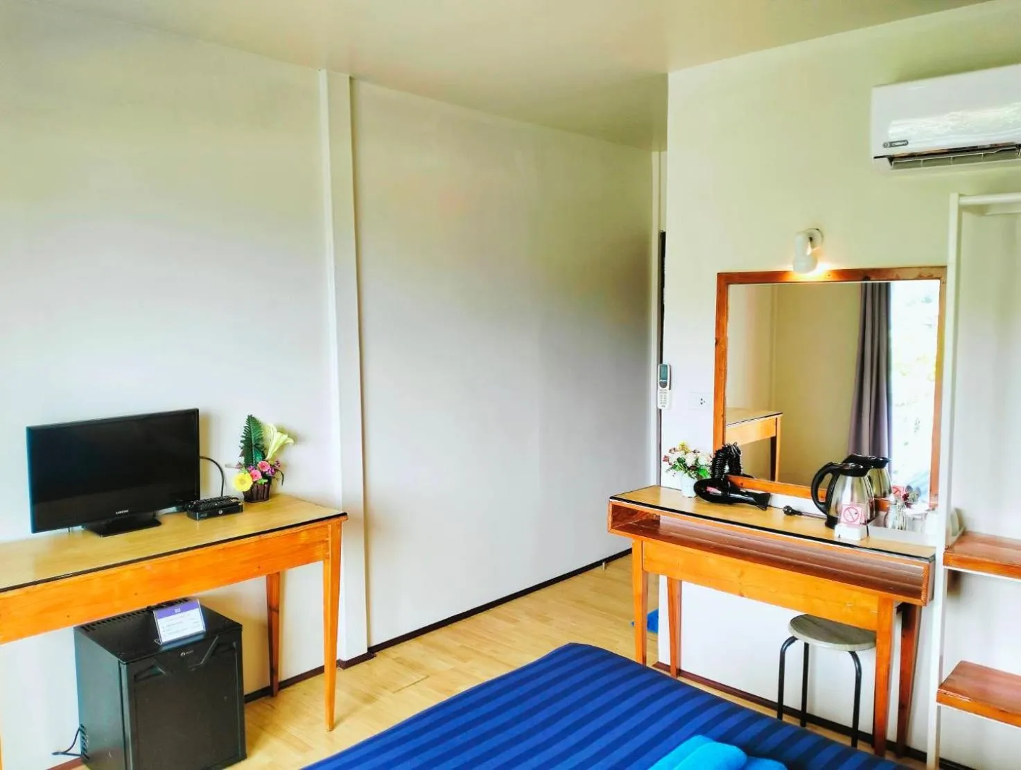 Photo of the whole room in Blue View House Phi Phi