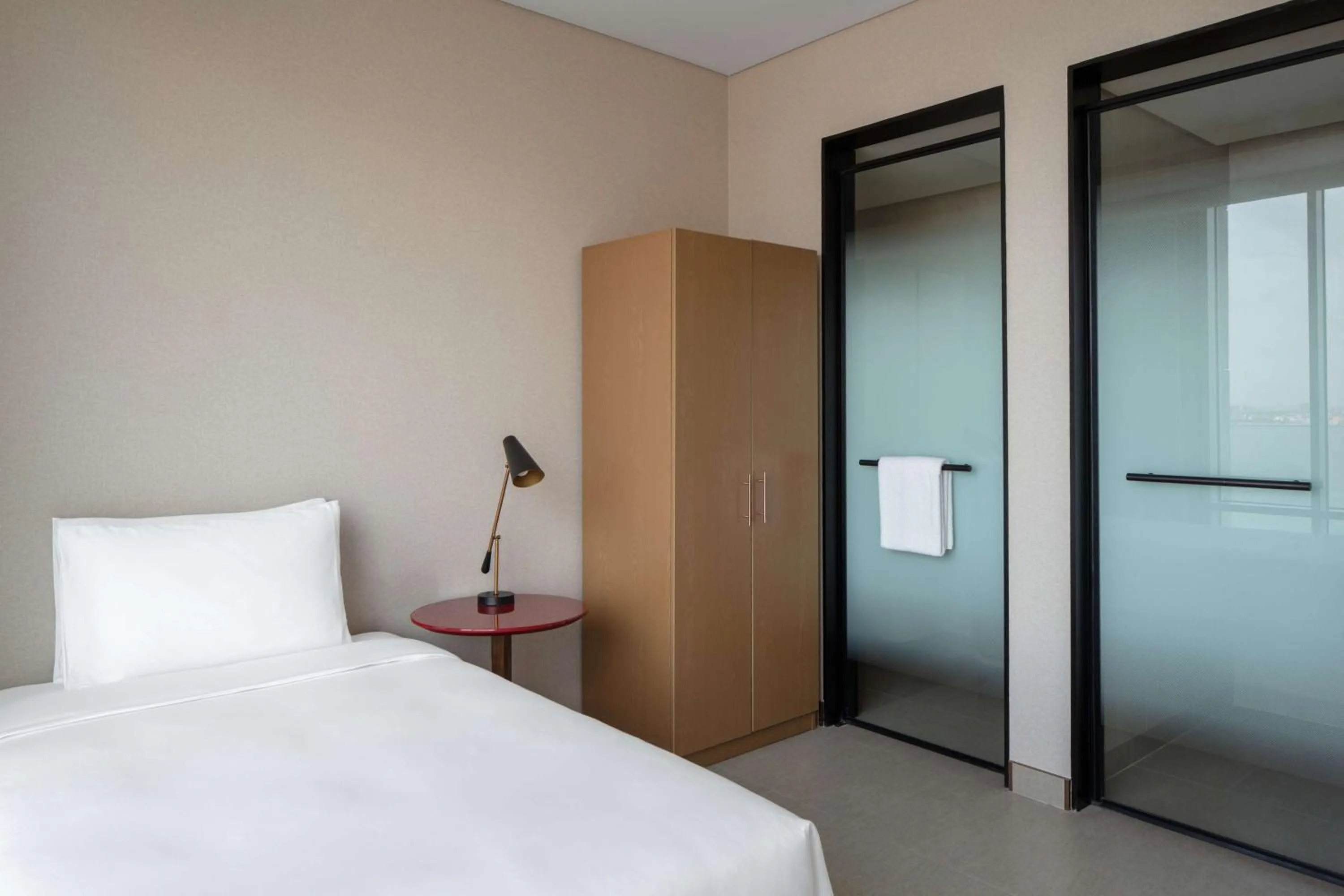 Photo of the whole room, Bed in Andaz Doha, by Hyatt