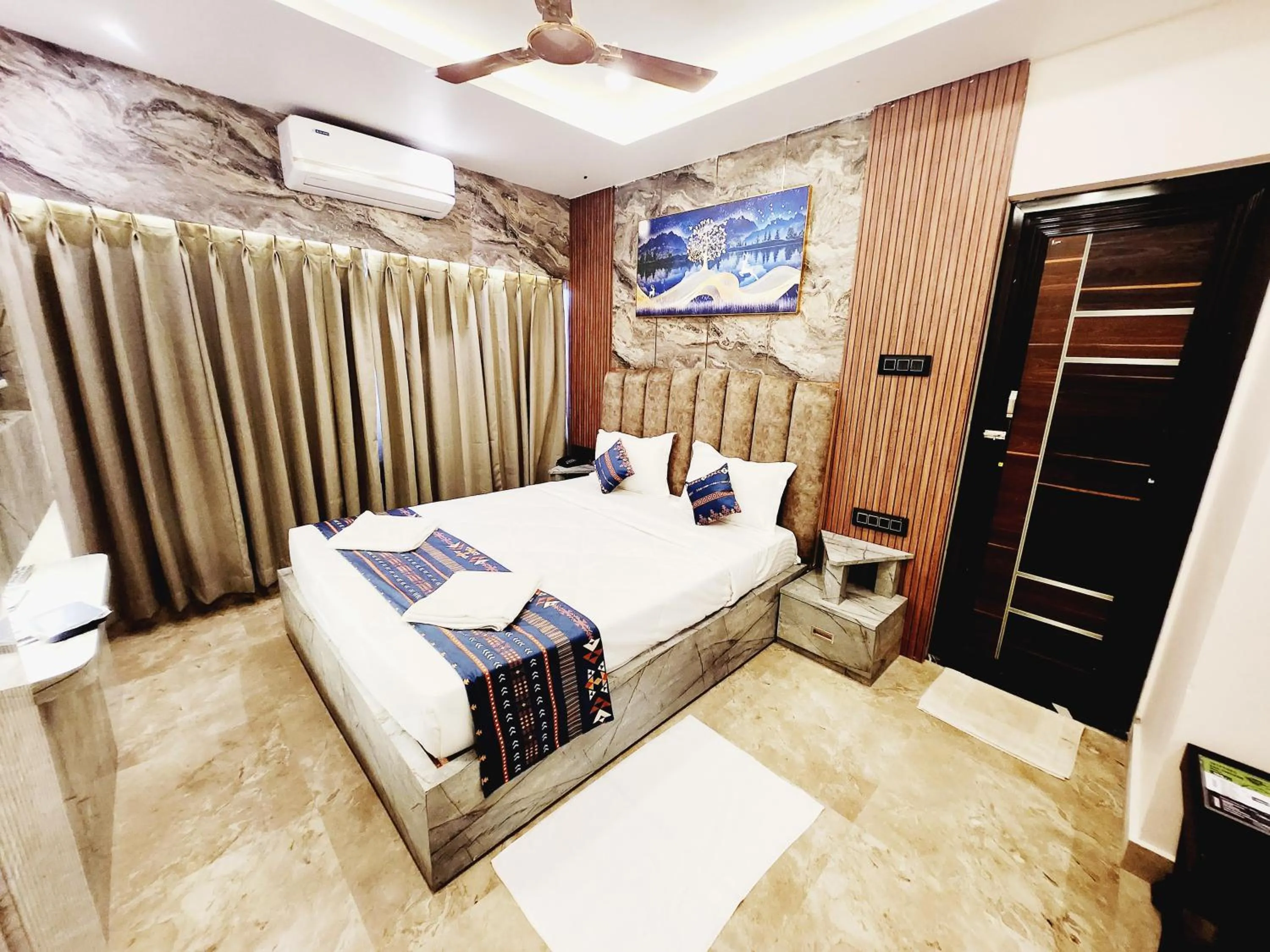 Bed in THE GREENSTAR INN PREMIUM