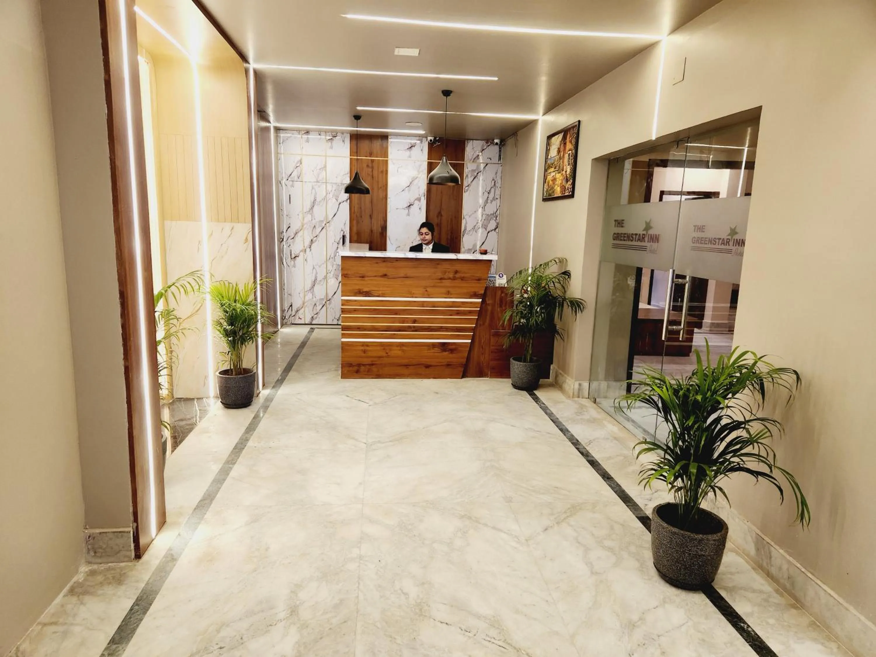 Lobby or reception in THE GREENSTAR INN PREMIUM