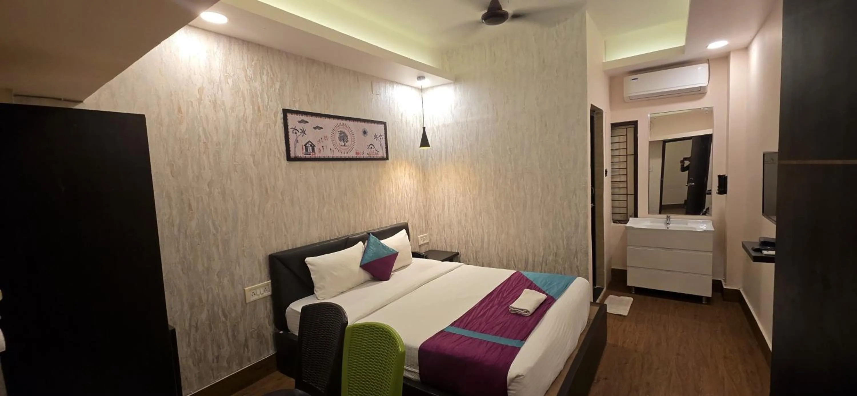 Bed in THE GREENSTAR INN PREMIUM