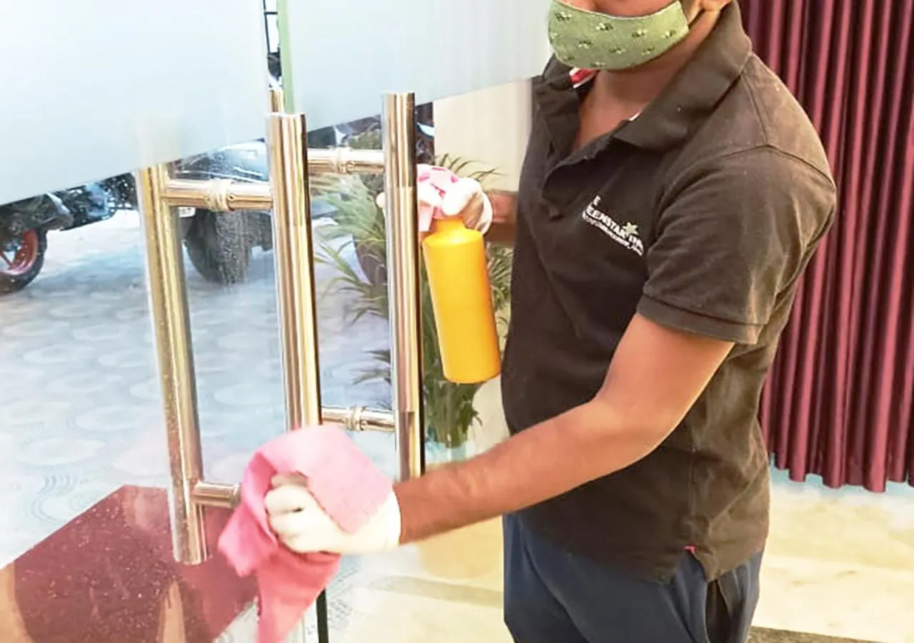 Cycling in THE GREENSTAR INN PREMIUM