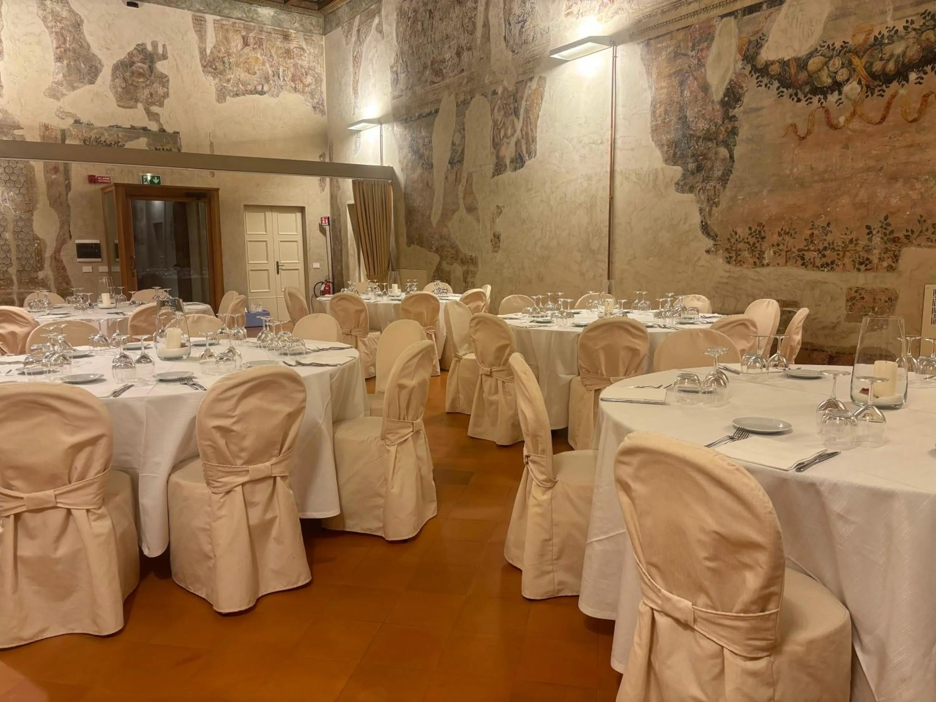 Meeting/conference room in Cà Uberti Palace Hotel, MantegnaHotels