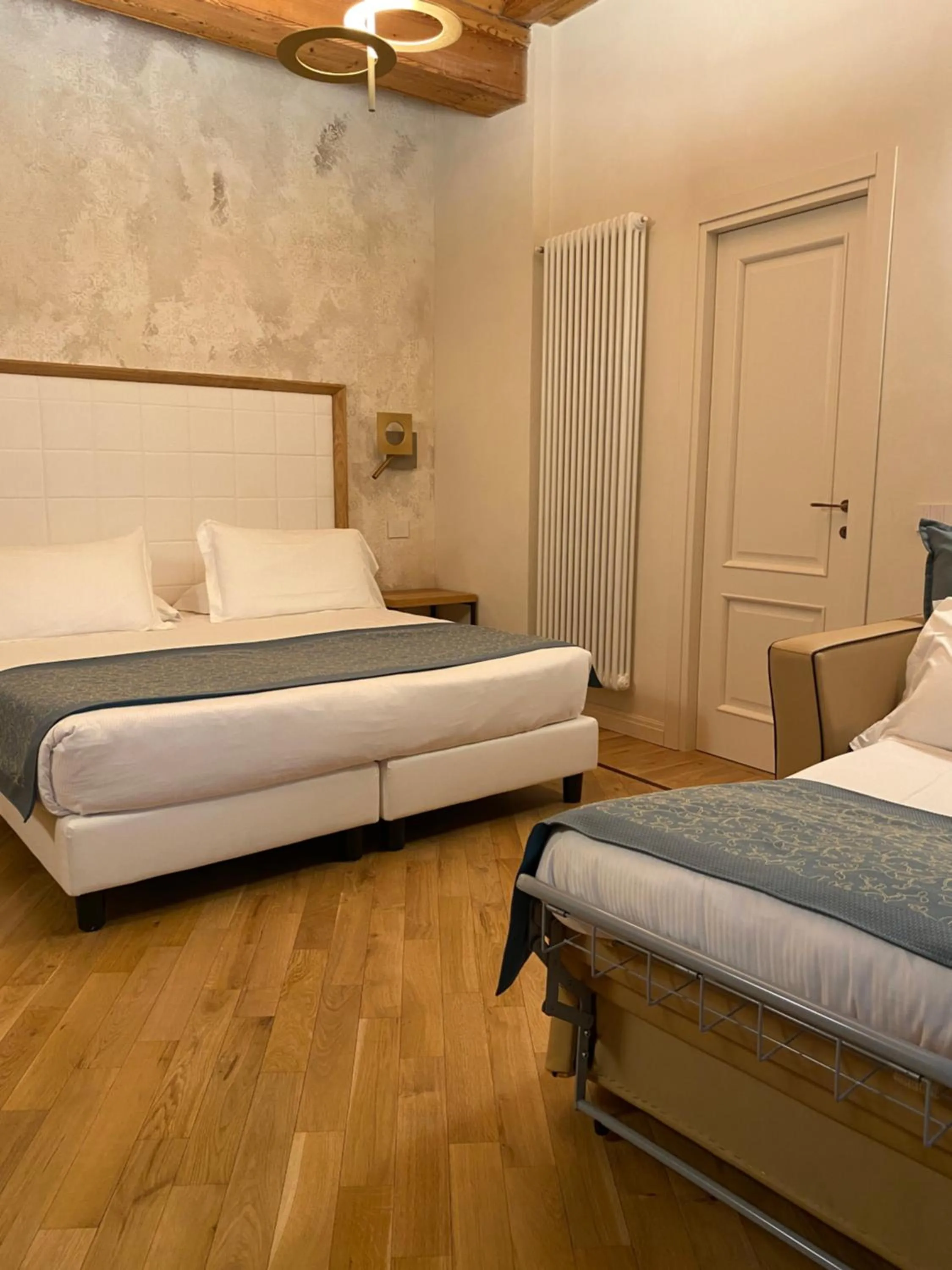 Bedroom, Bed in Cà Uberti Palace Hotel, MantegnaHotels