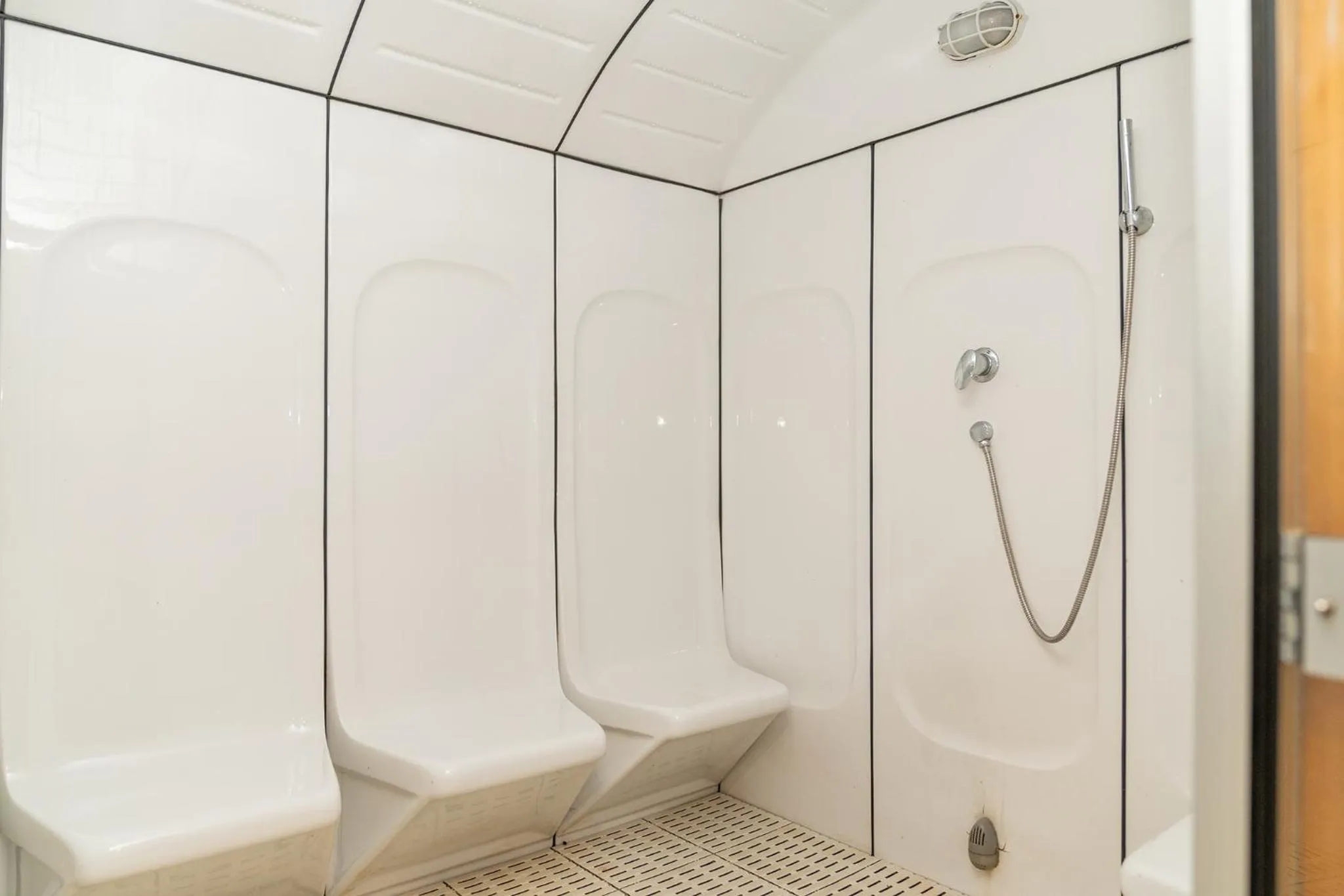 Steam room in 85 SOHO Hotel & Apartment