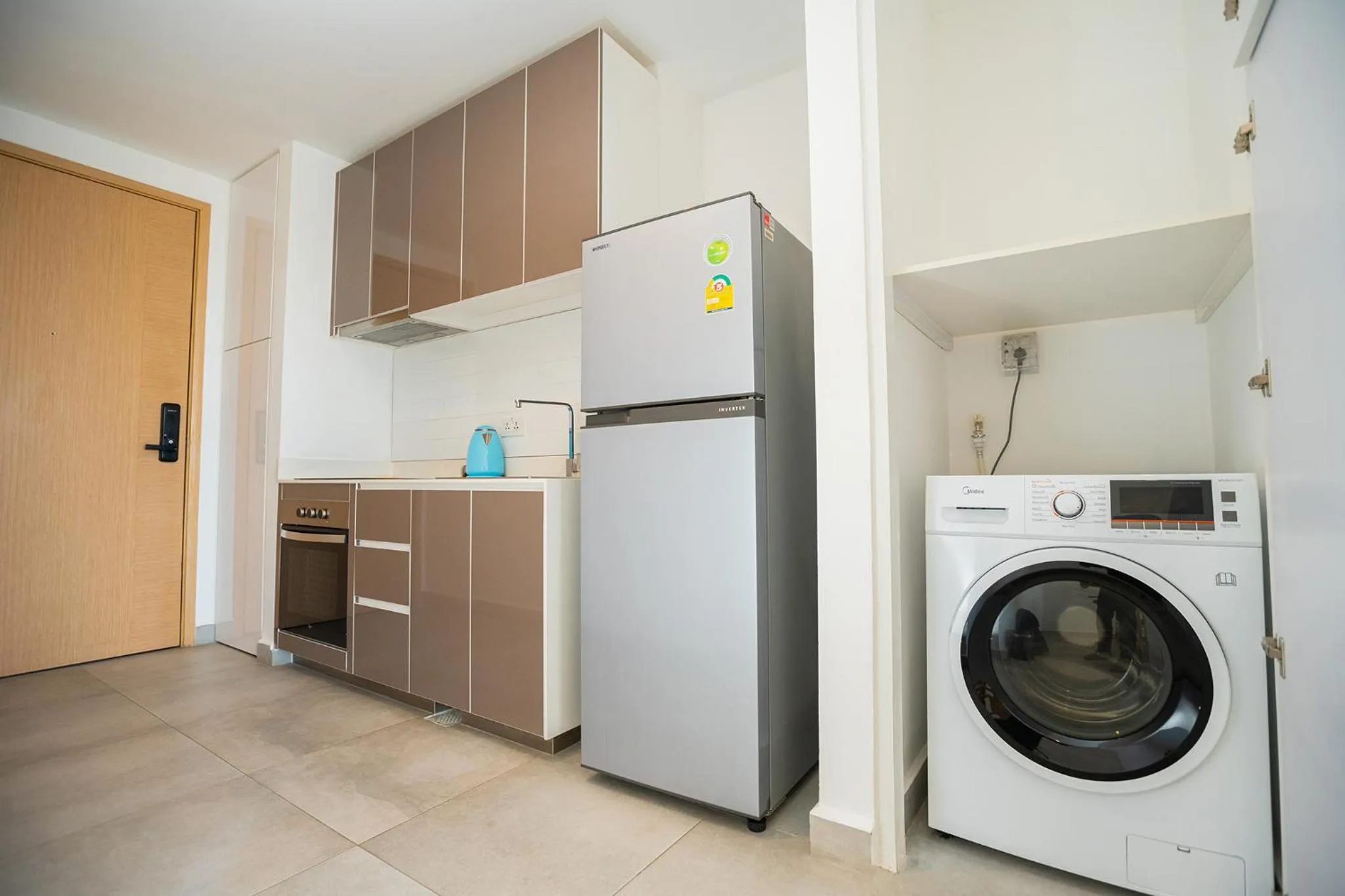 dishwasher in 85 SOHO Hotel & Apartment