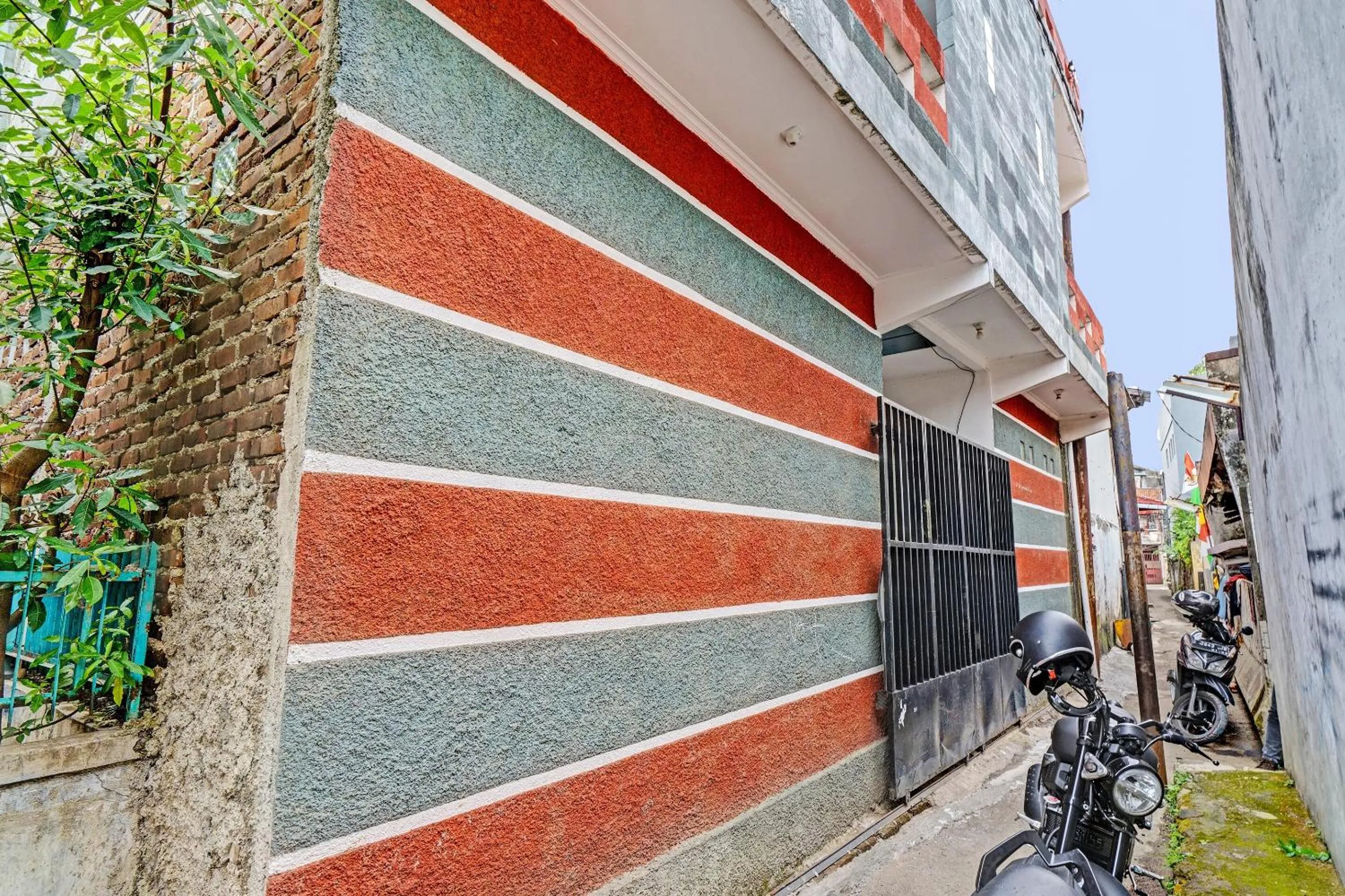 Facade/entrance in OYO Life 91589 Bunda Homestay Syariah