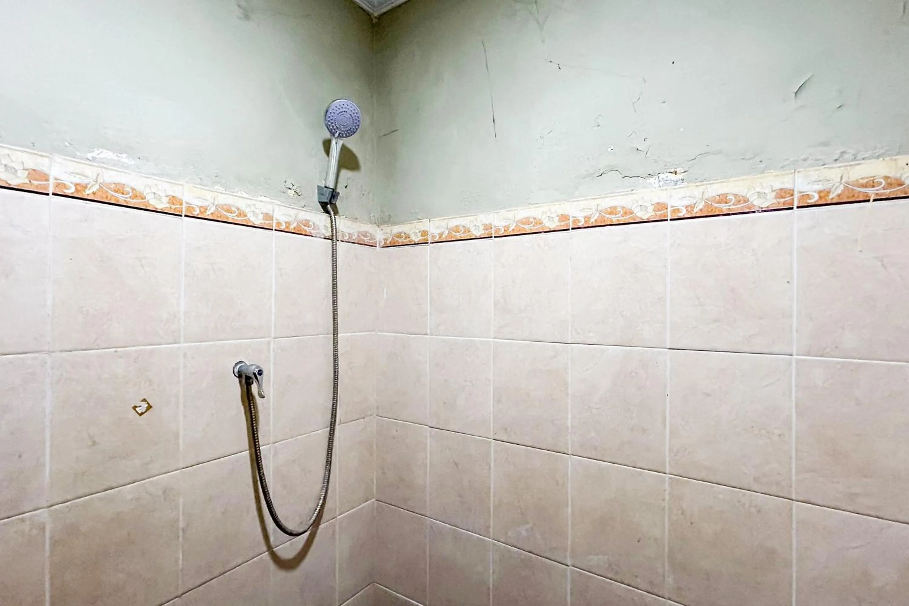 Bathroom in Batukaru Garden Hotel Ubung Denpasar