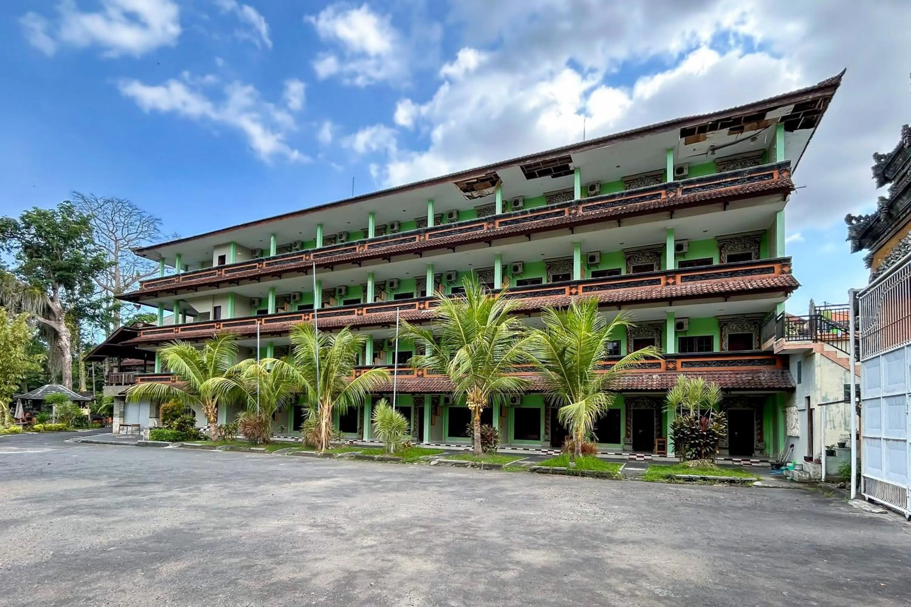Facade/entrance in Batukaru Garden Hotel Ubung Denpasar