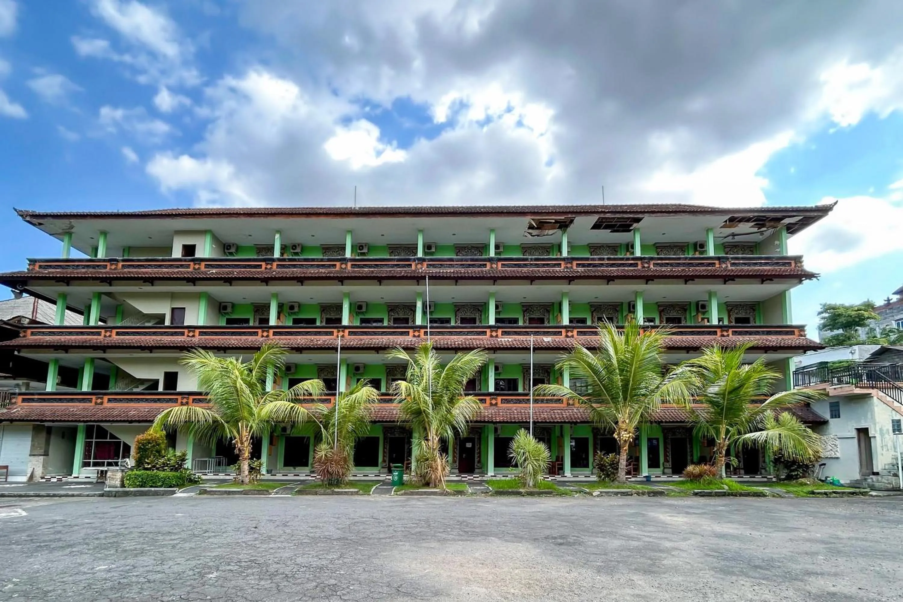 Facade/entrance in Batukaru Garden Hotel Ubung Denpasar